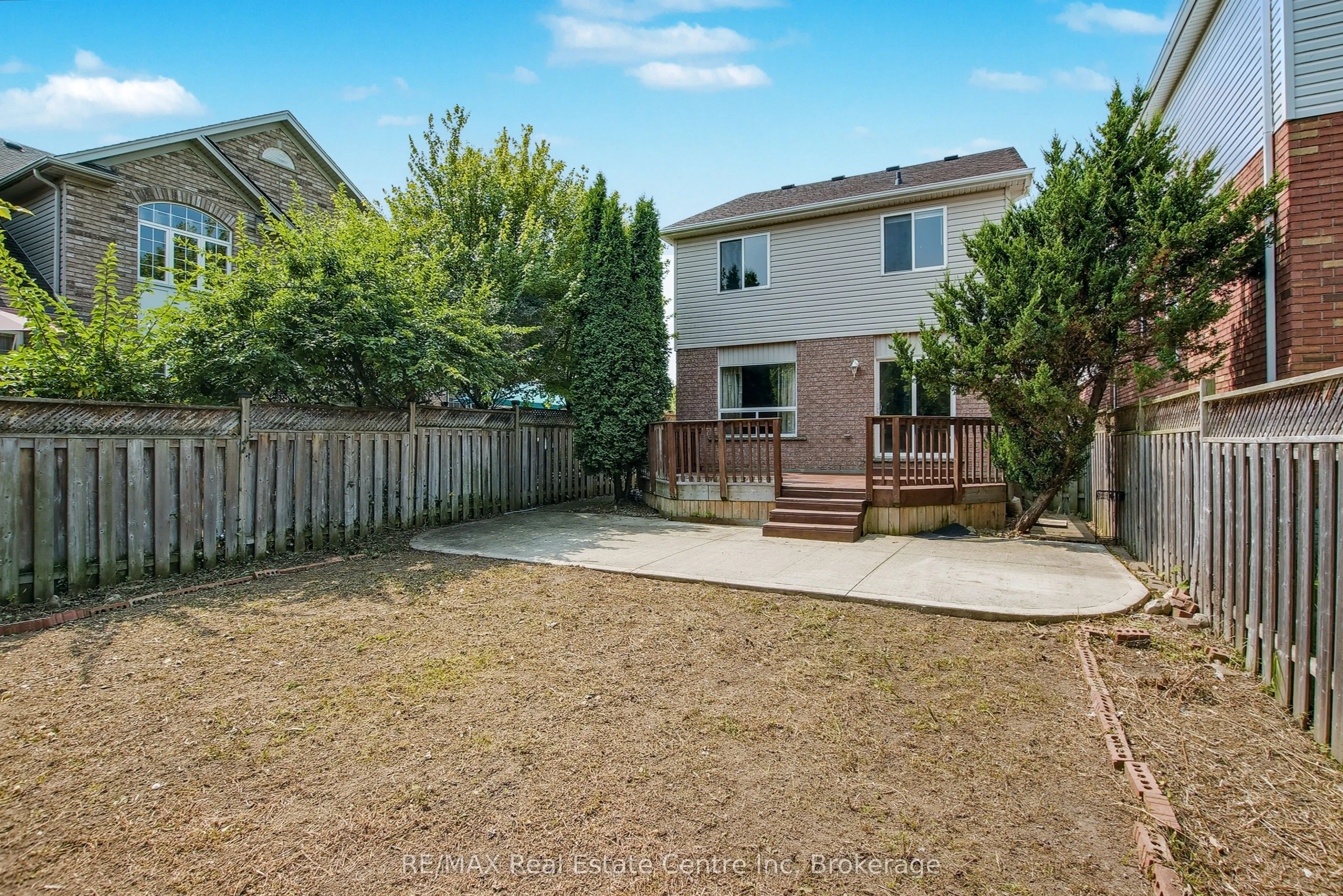 46 Sinclair Street S