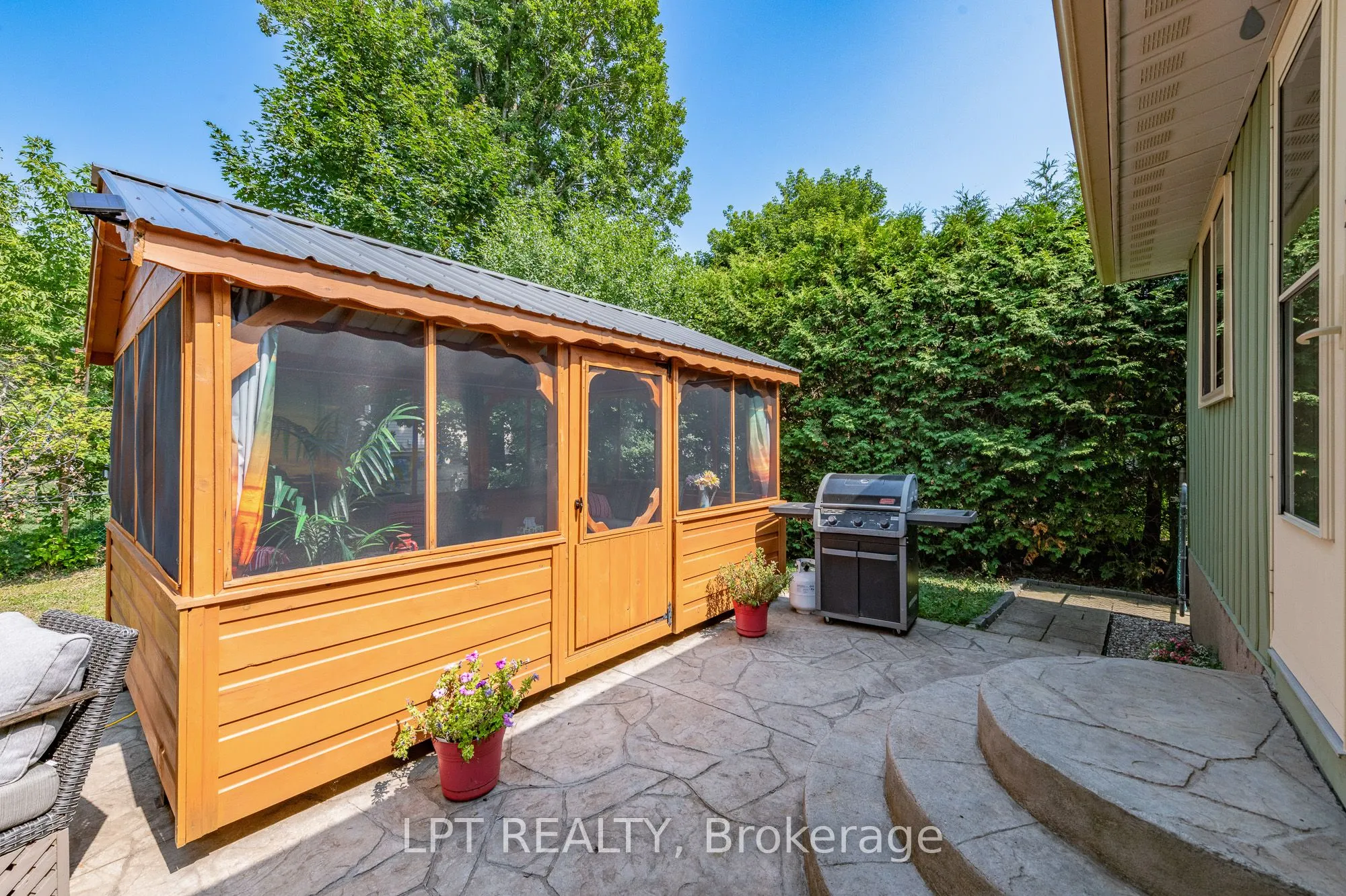 9 Dallaire Crescent