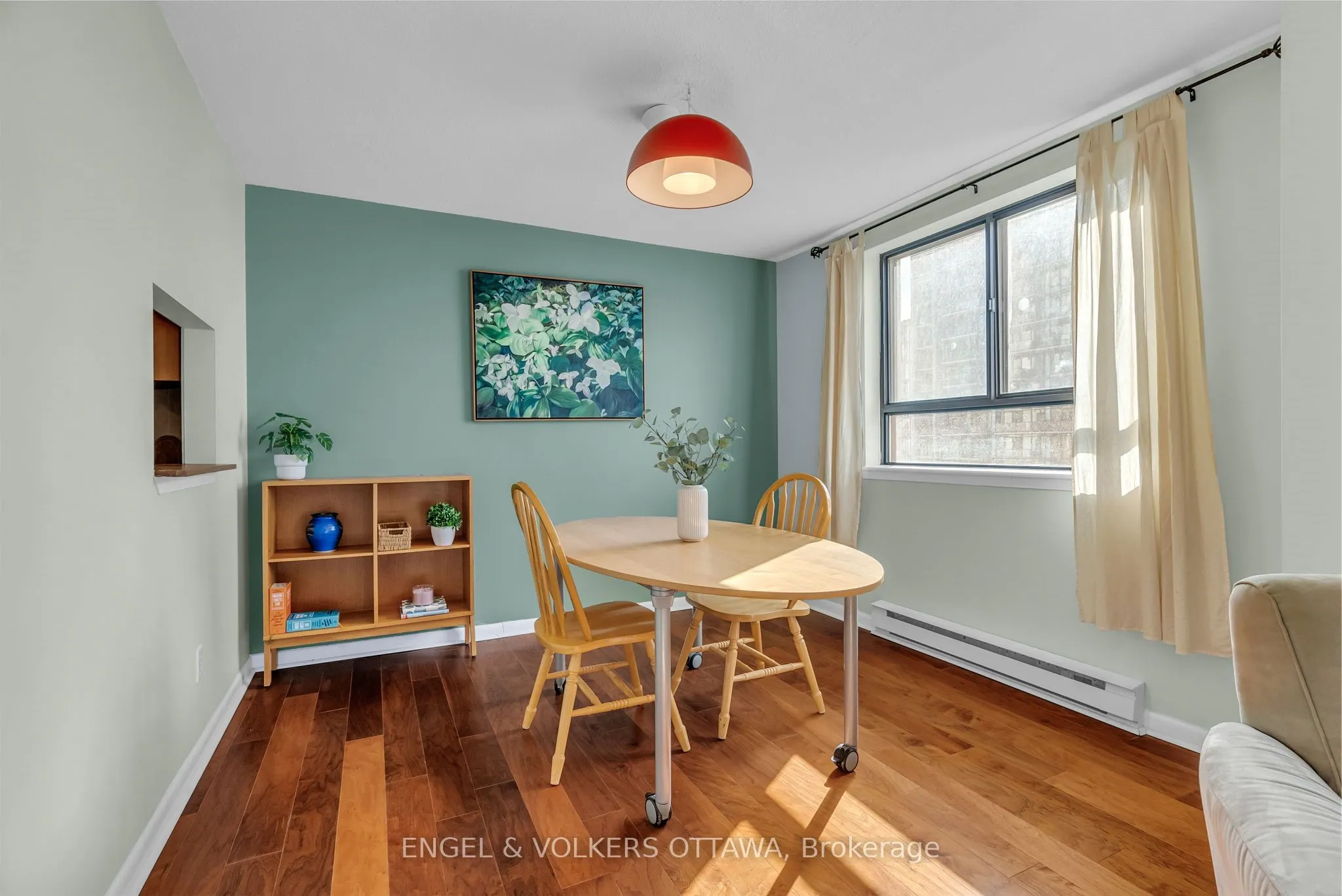 470 Laurier Avenue W, #905