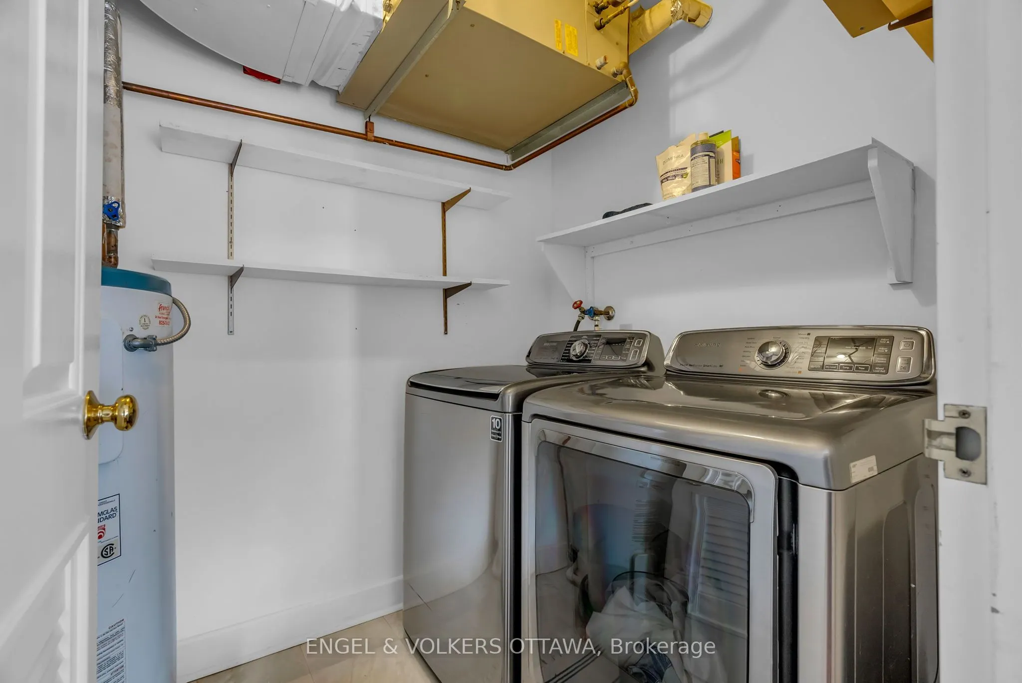 470 Laurier Avenue W, #905
