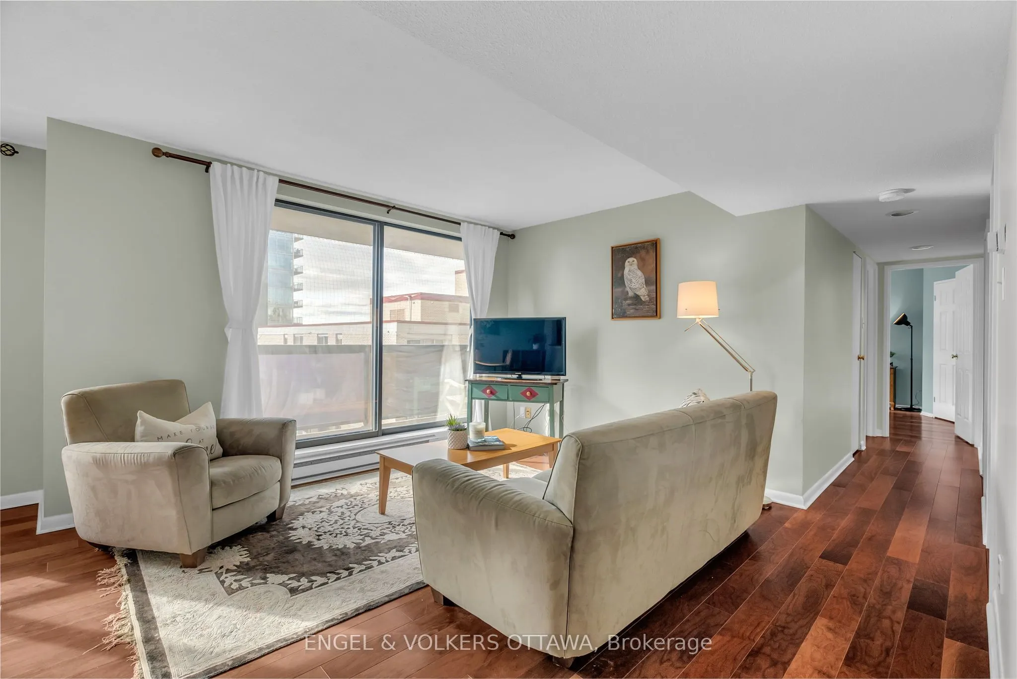 470 Laurier Avenue W, #905