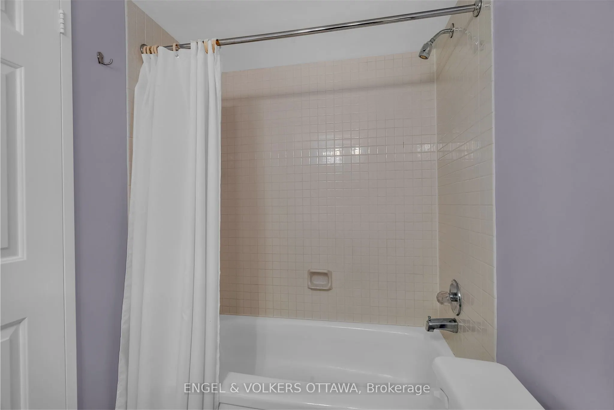 470 Laurier Avenue W, #905