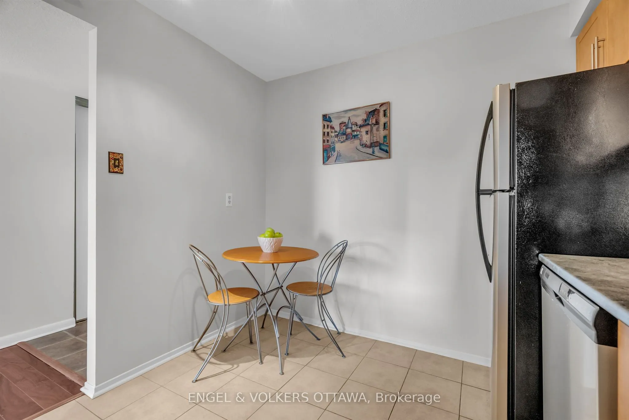470 Laurier Avenue W, #905