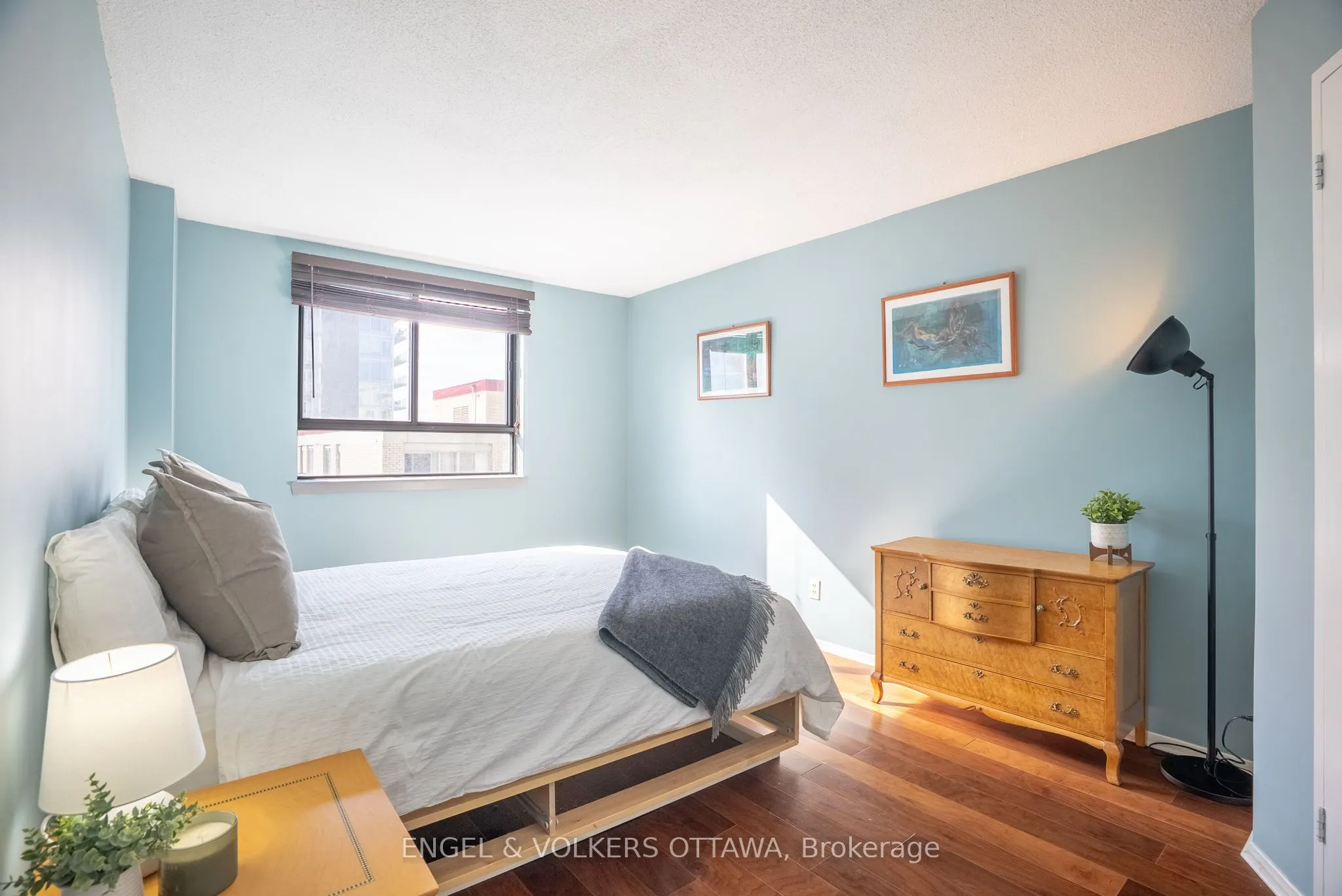 470 Laurier Avenue W, #905