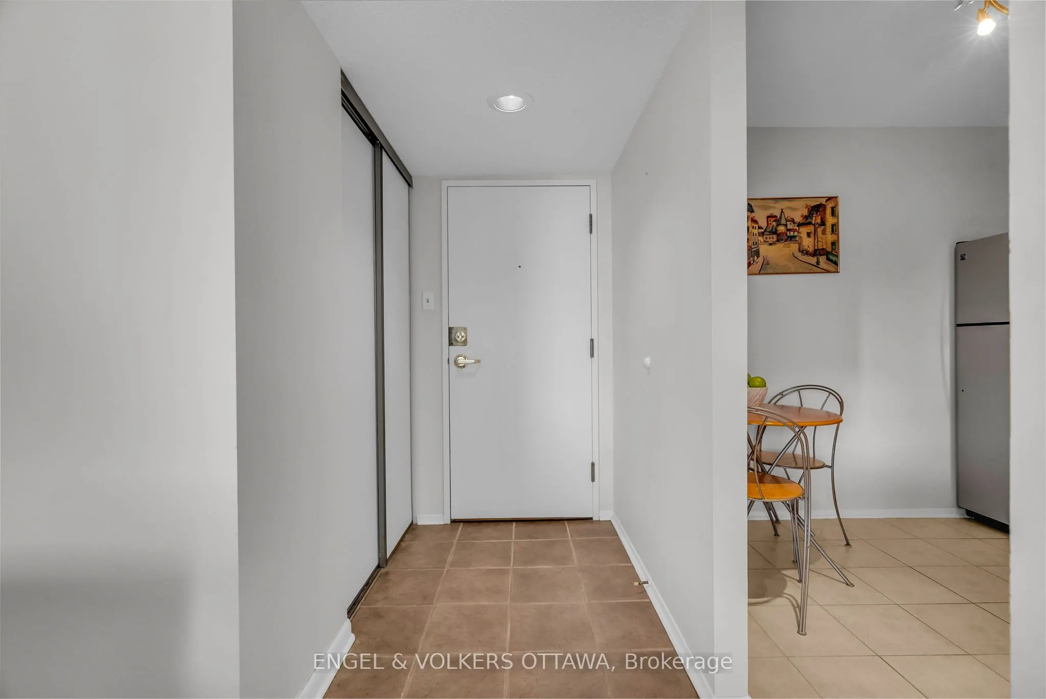 470 Laurier Avenue W, #905