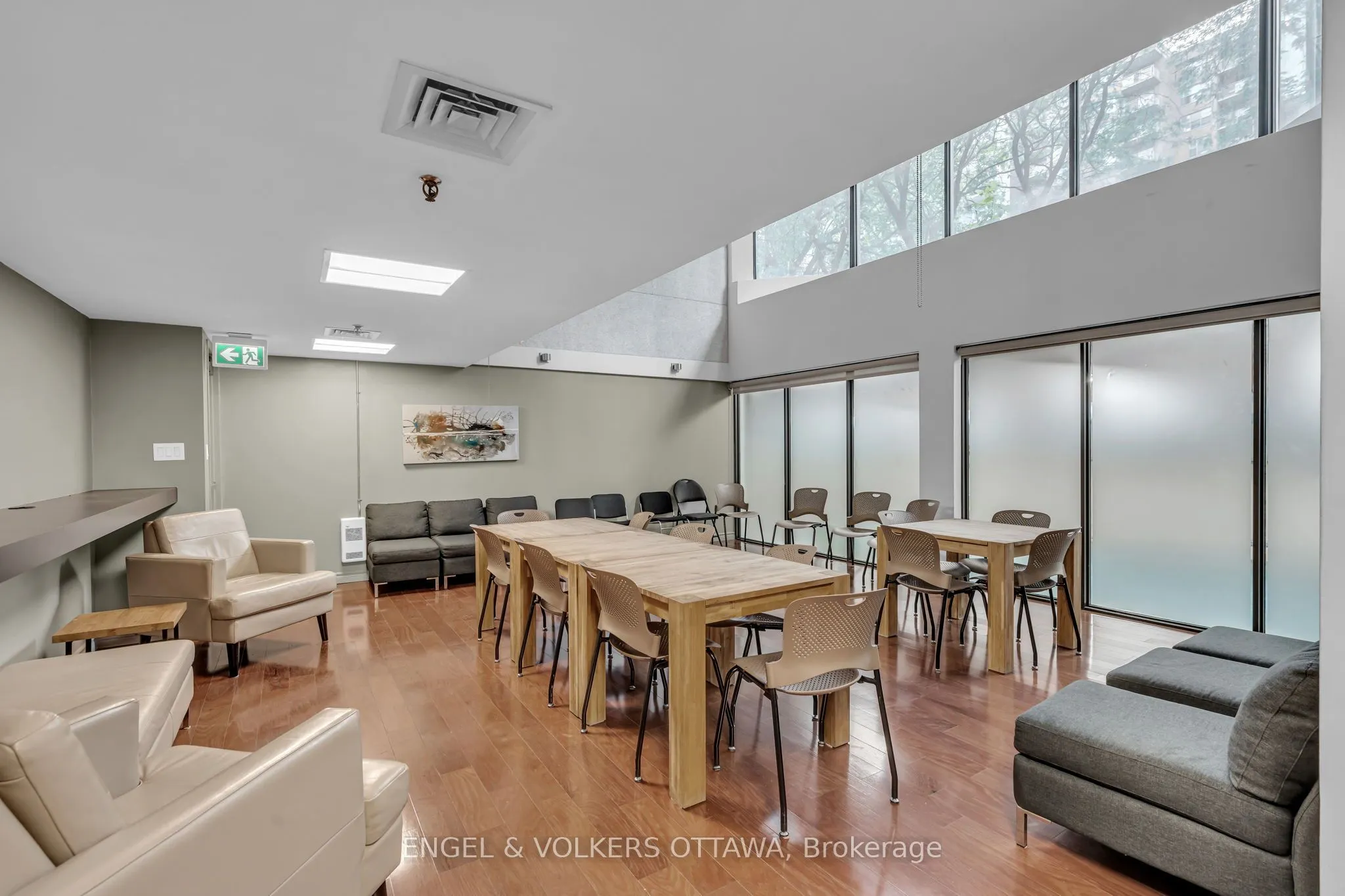 470 Laurier Avenue W, #905