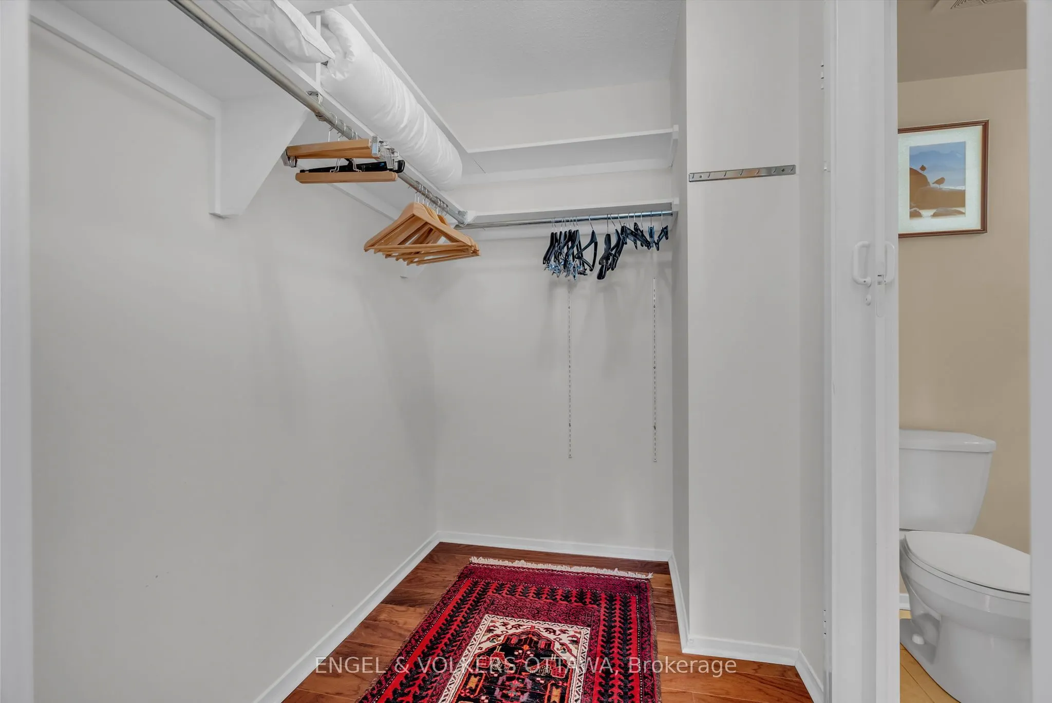 470 Laurier Avenue W, #905