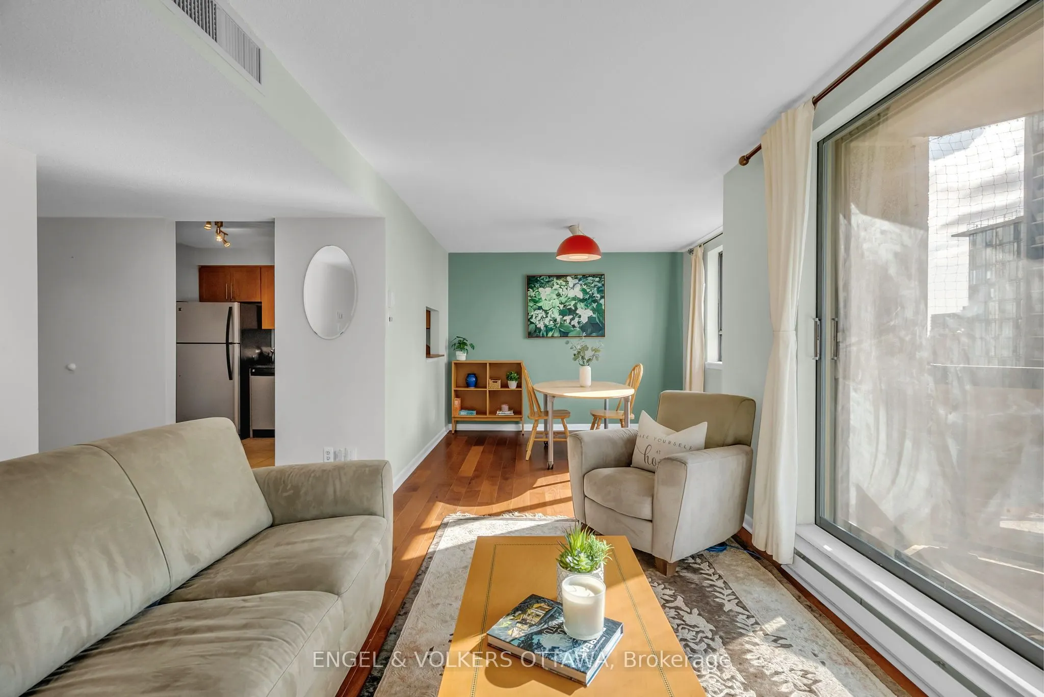 470 Laurier Avenue W, #905