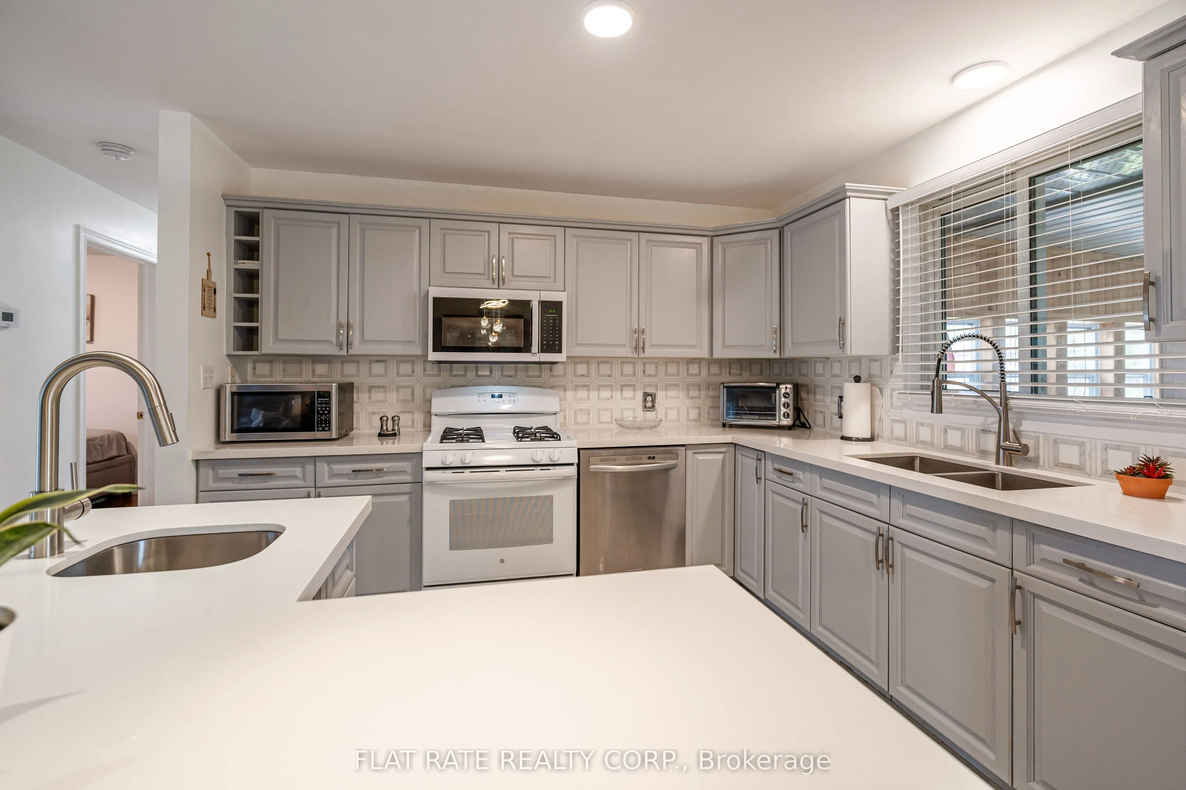 1733 Stewartcroft Crescent