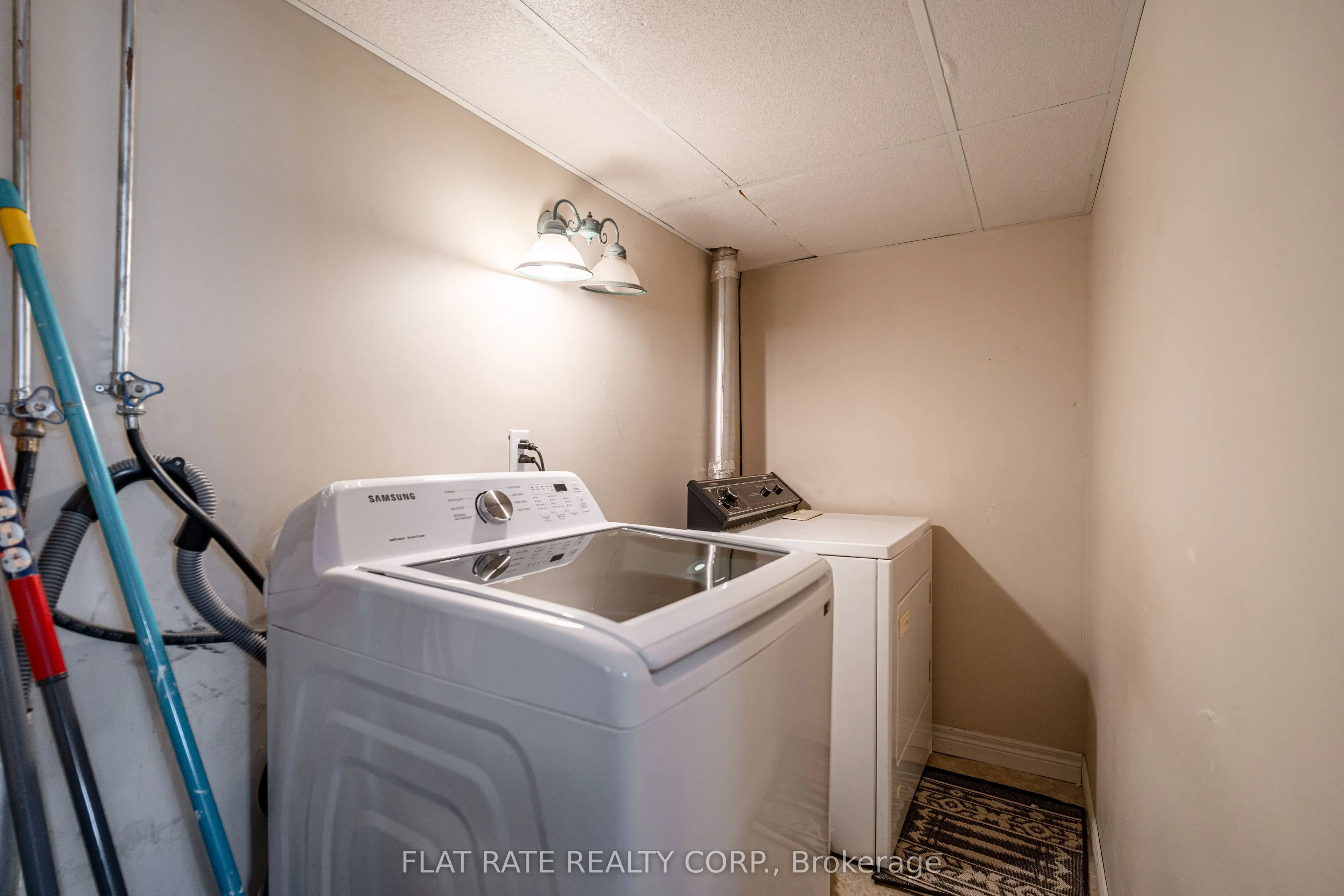 1733 Stewartcroft Crescent