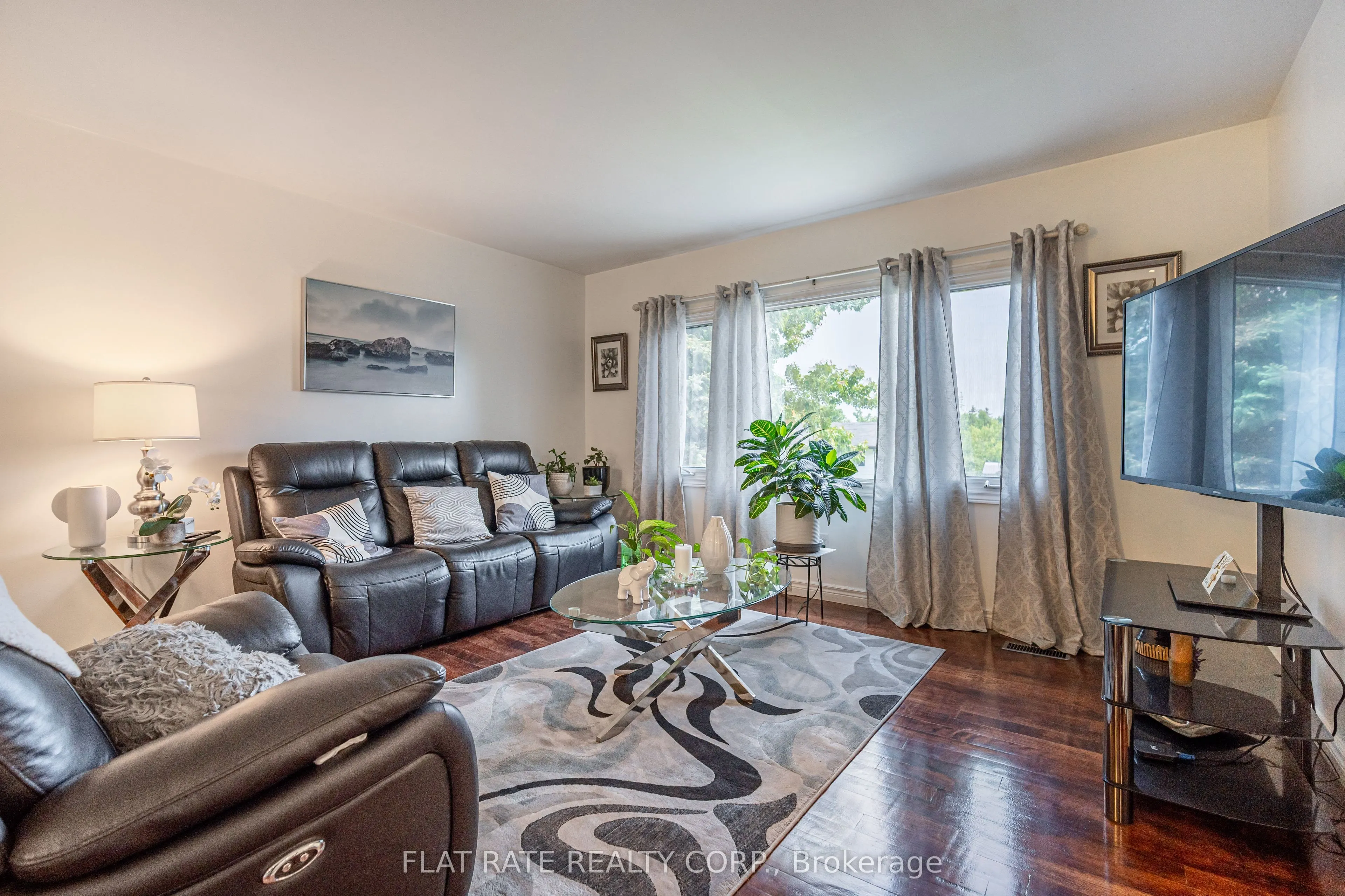 1733 Stewartcroft Crescent