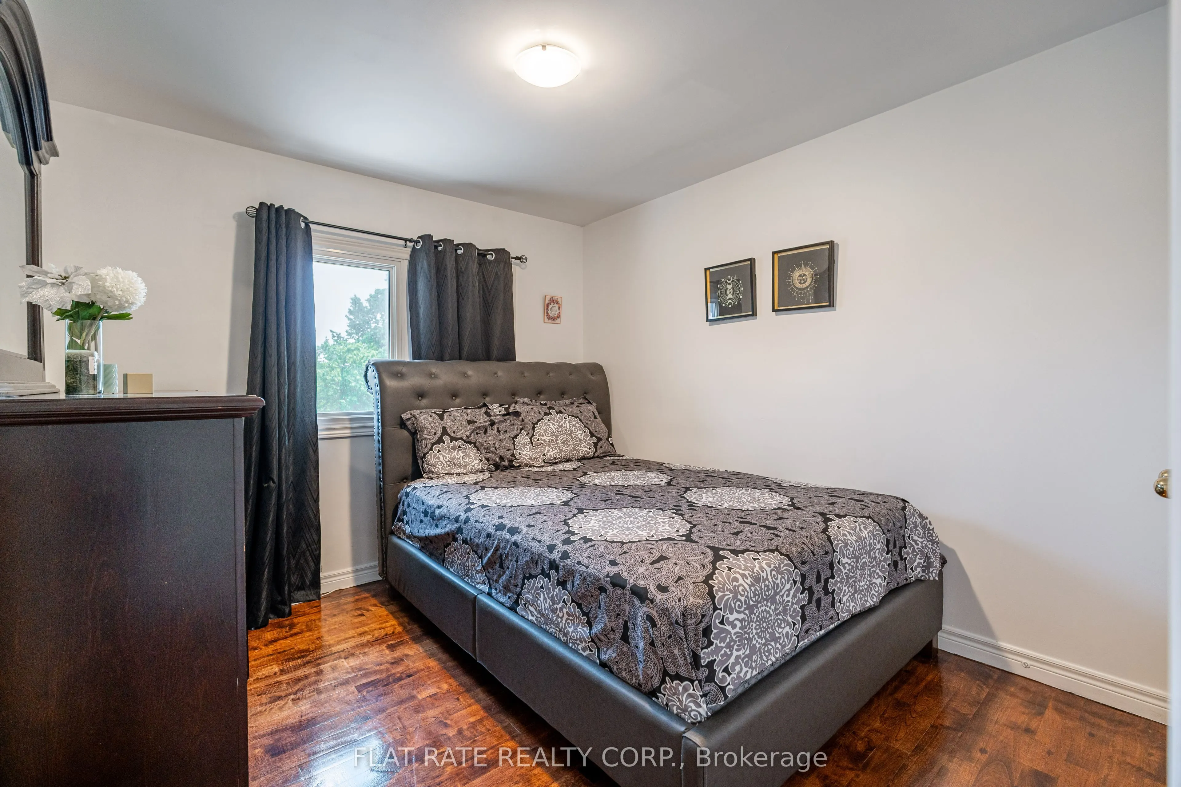 1733 Stewartcroft Crescent