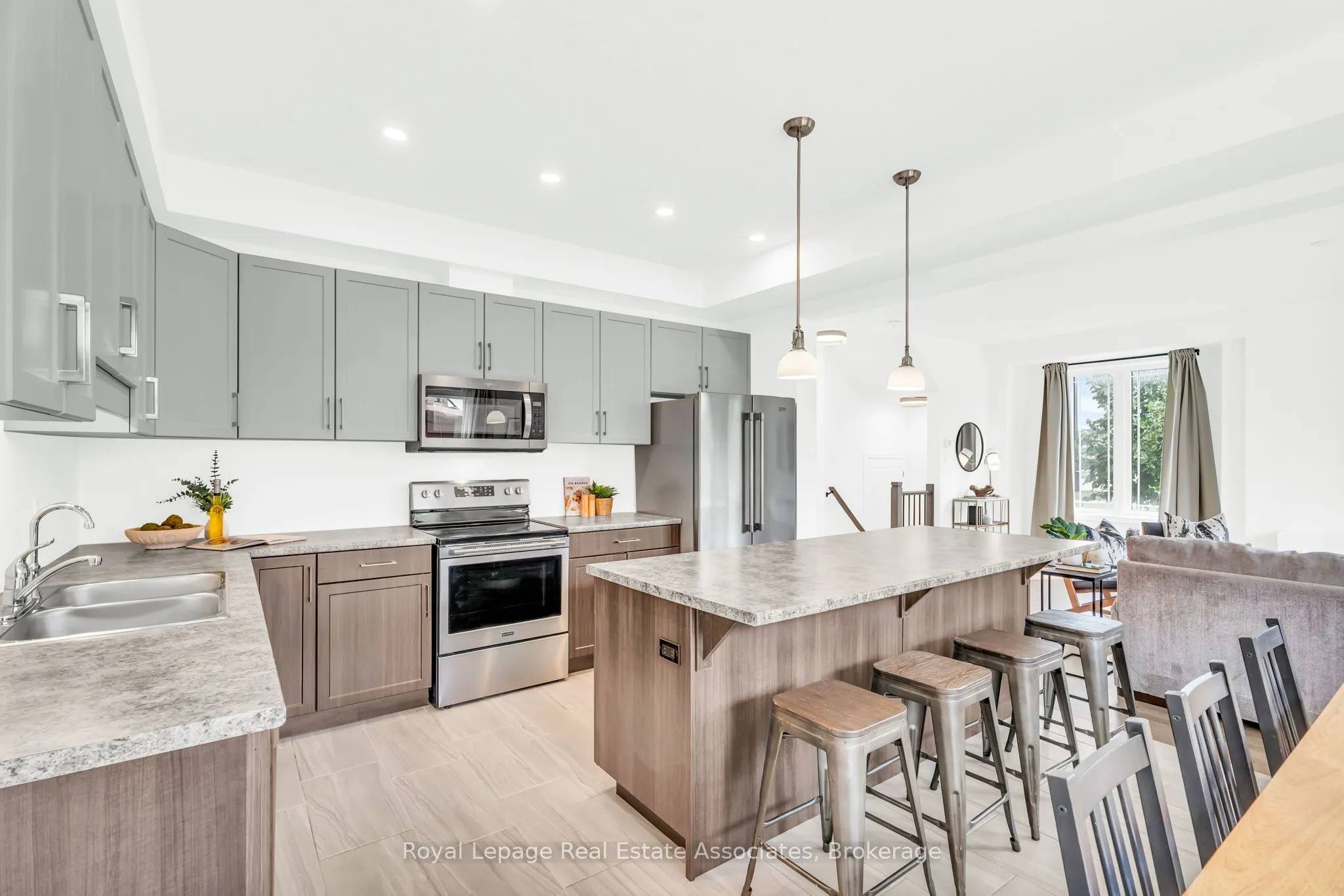 7 Sparrow Crescent