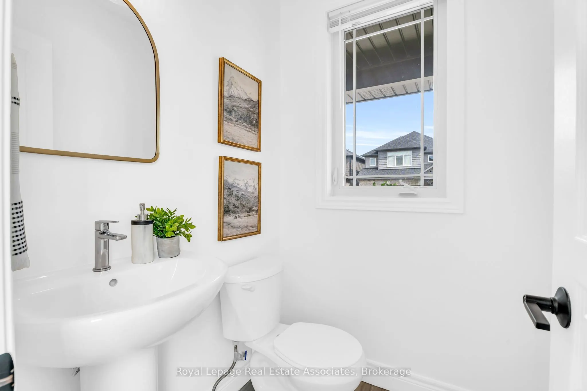 7 Sparrow Crescent
