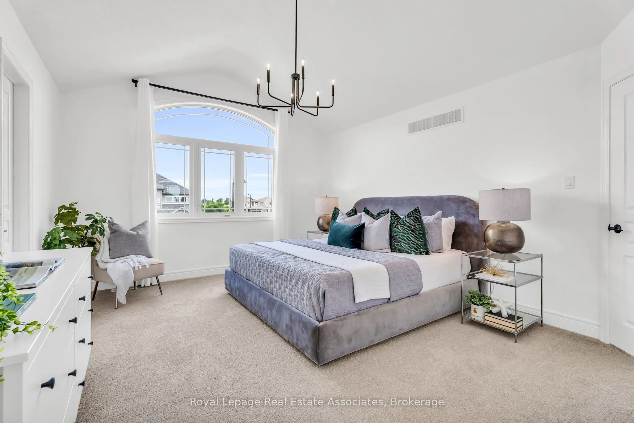 7 Sparrow Crescent