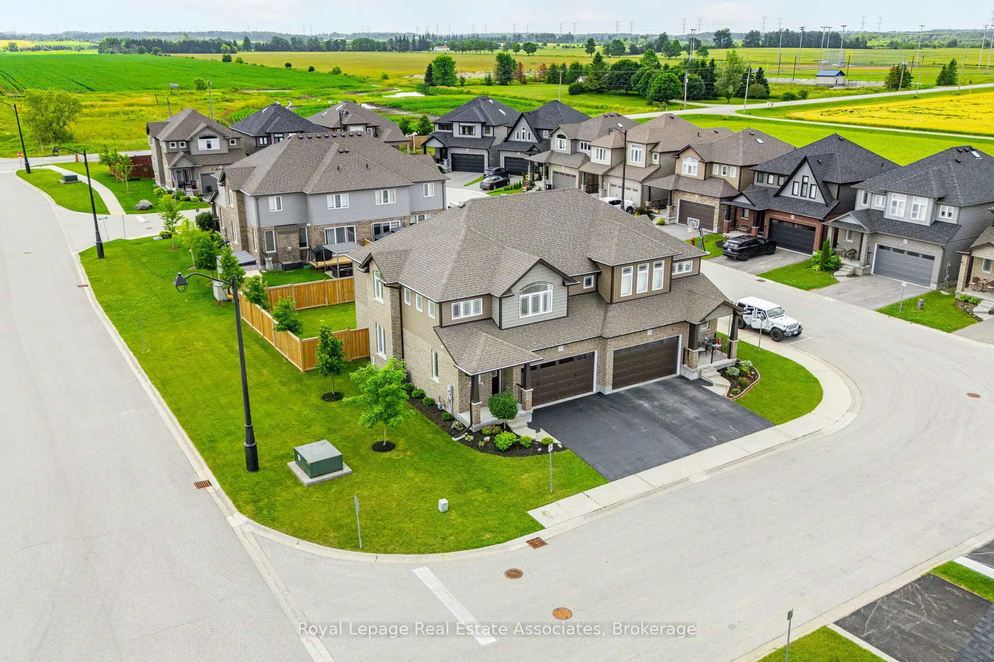7 Sparrow Crescent