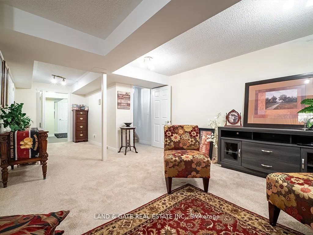 245 Elgin Street, #502