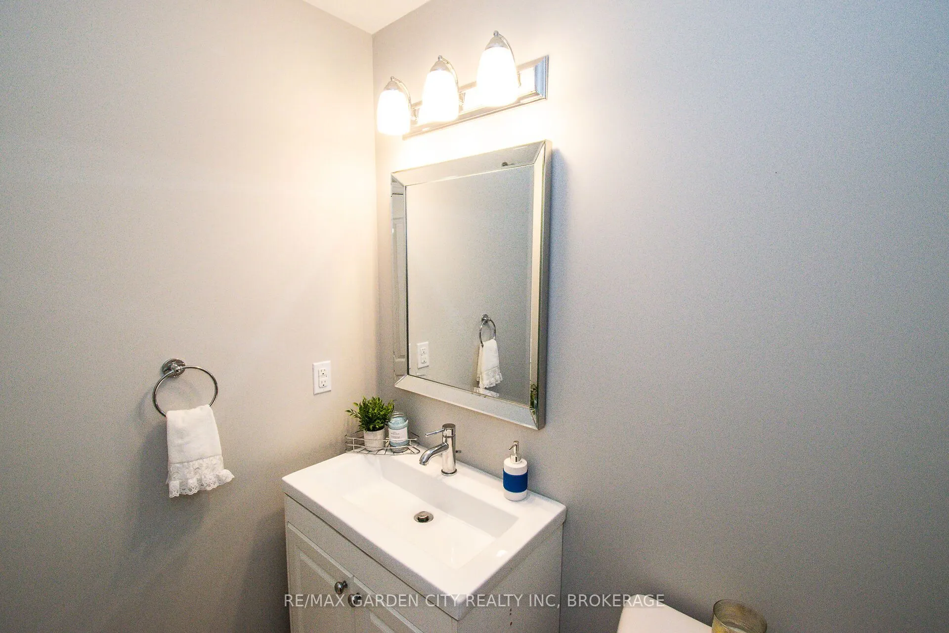8111 Forest Glen Drive, #320