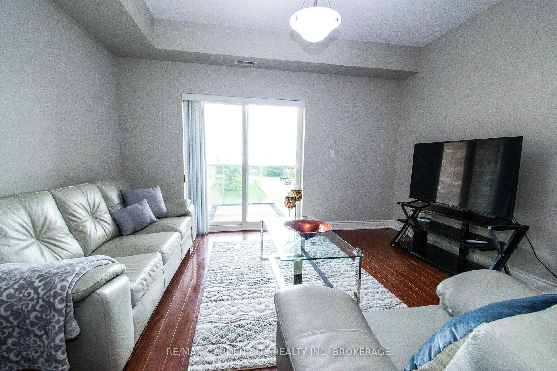 8111 Forest Glen Drive, #320