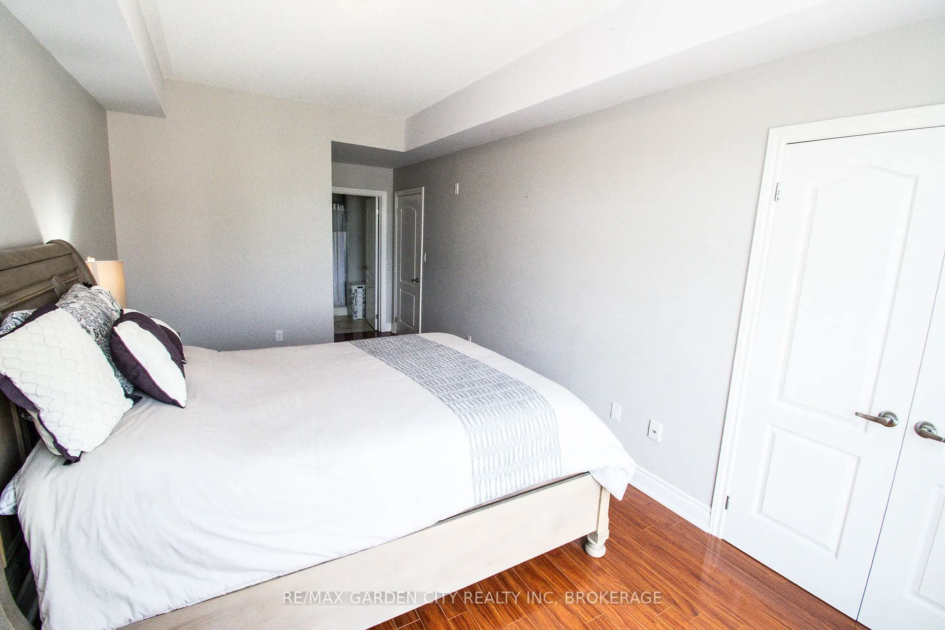8111 Forest Glen Drive, #320