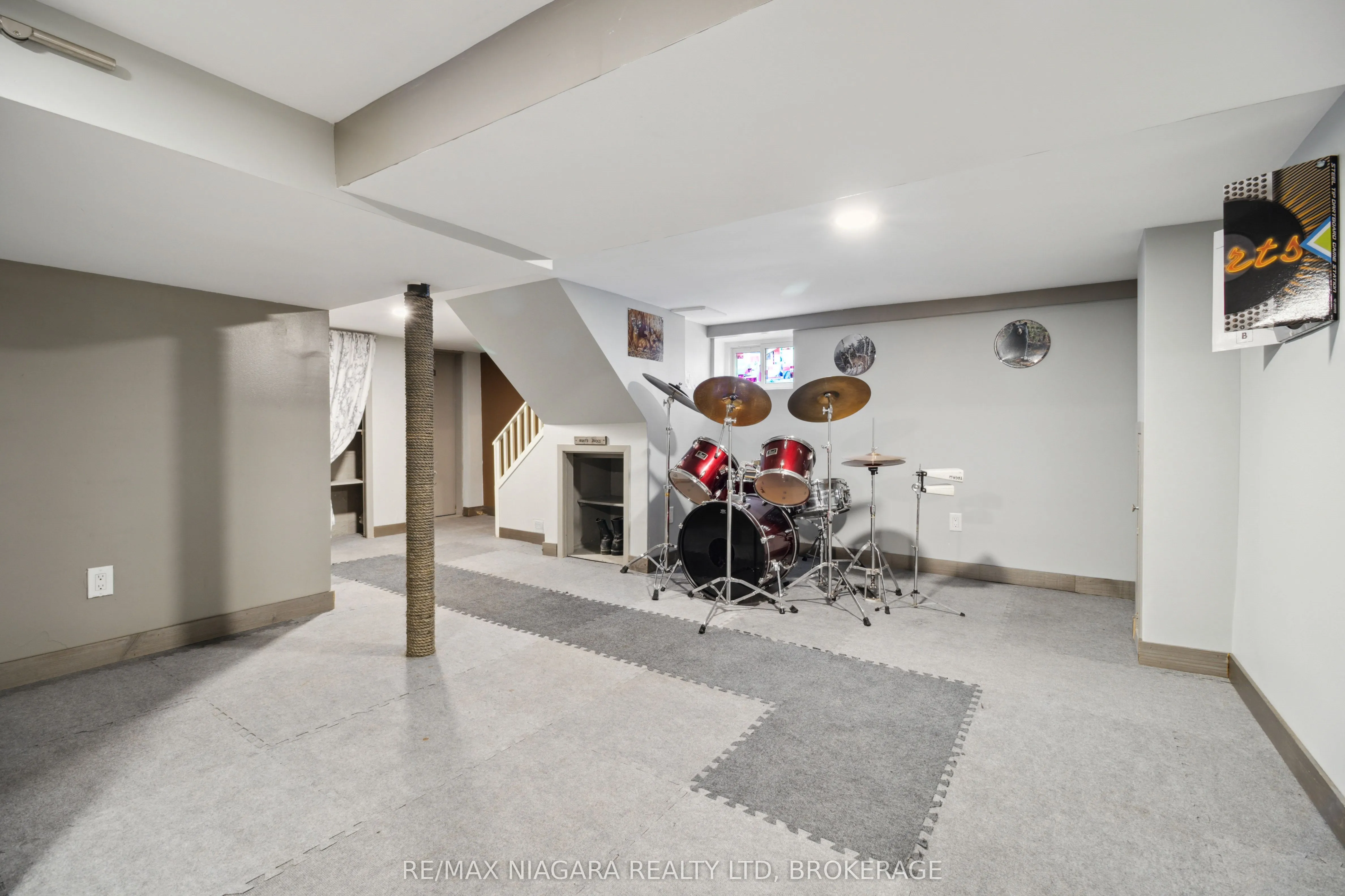 72 COZY Street