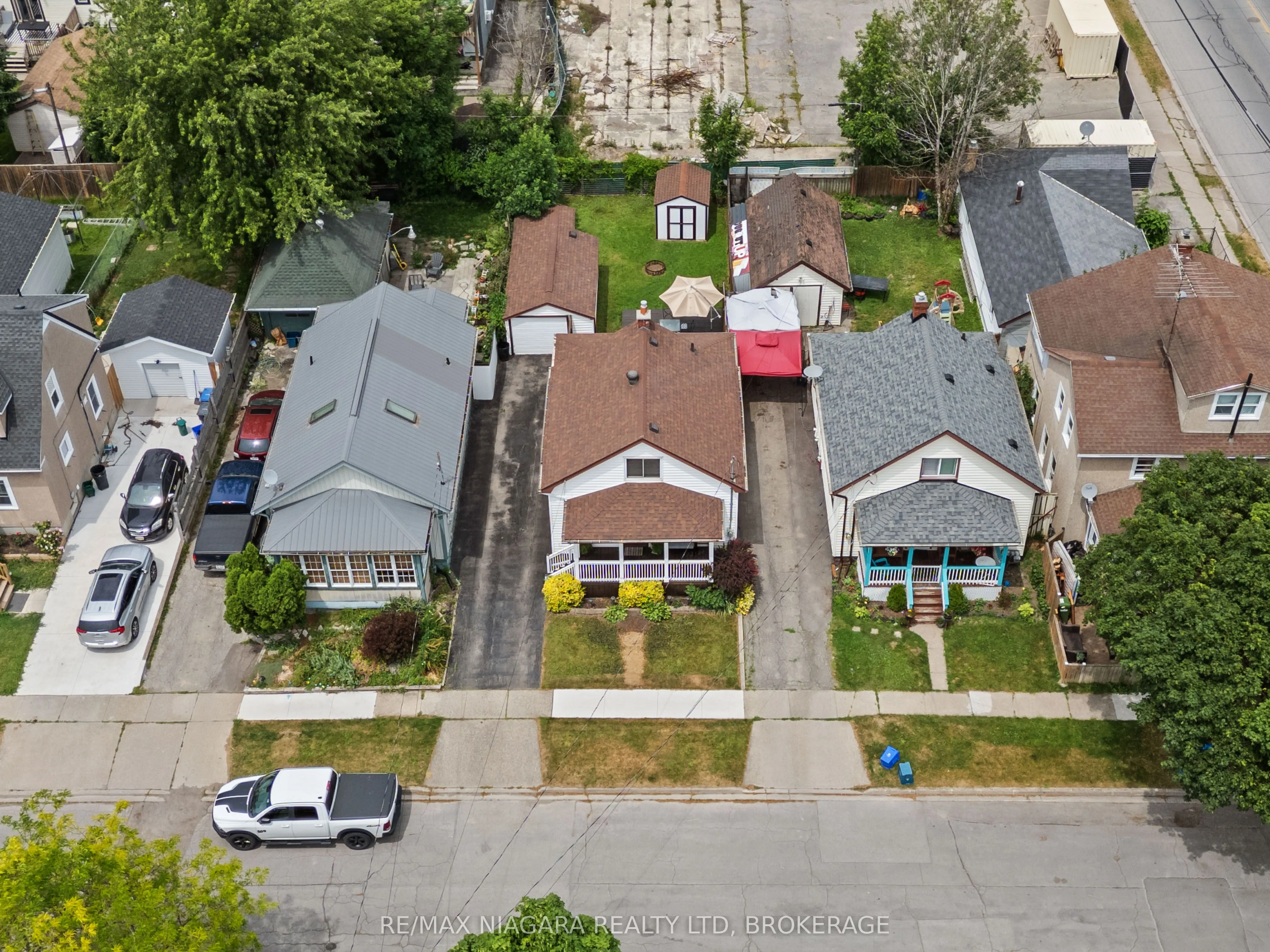72 COZY Street