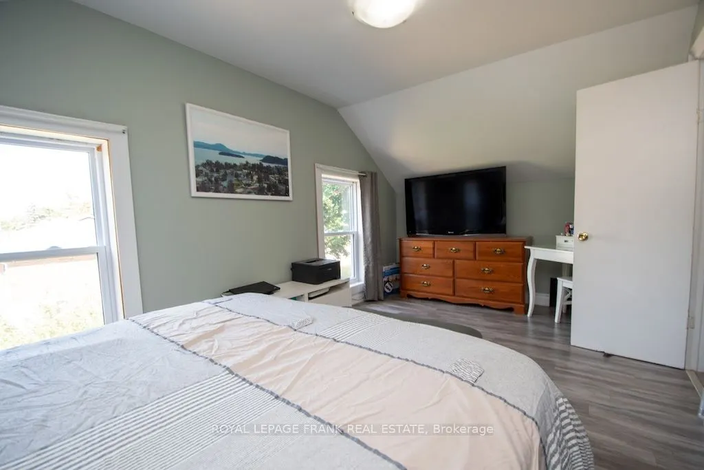 165 St Lawrence Street W