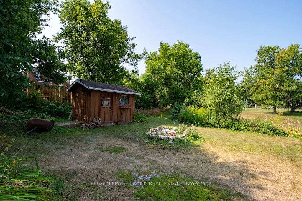 165 St Lawrence Street W