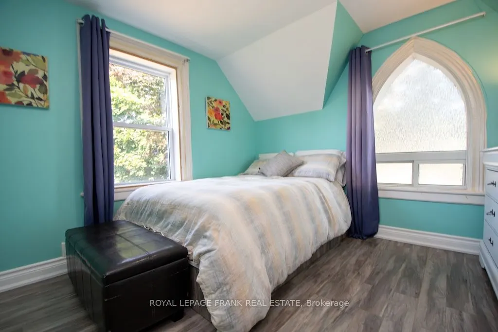 165 St Lawrence Street W