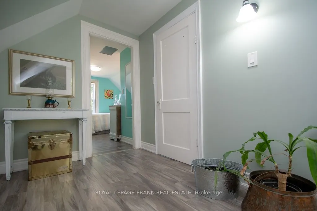 165 St Lawrence Street W