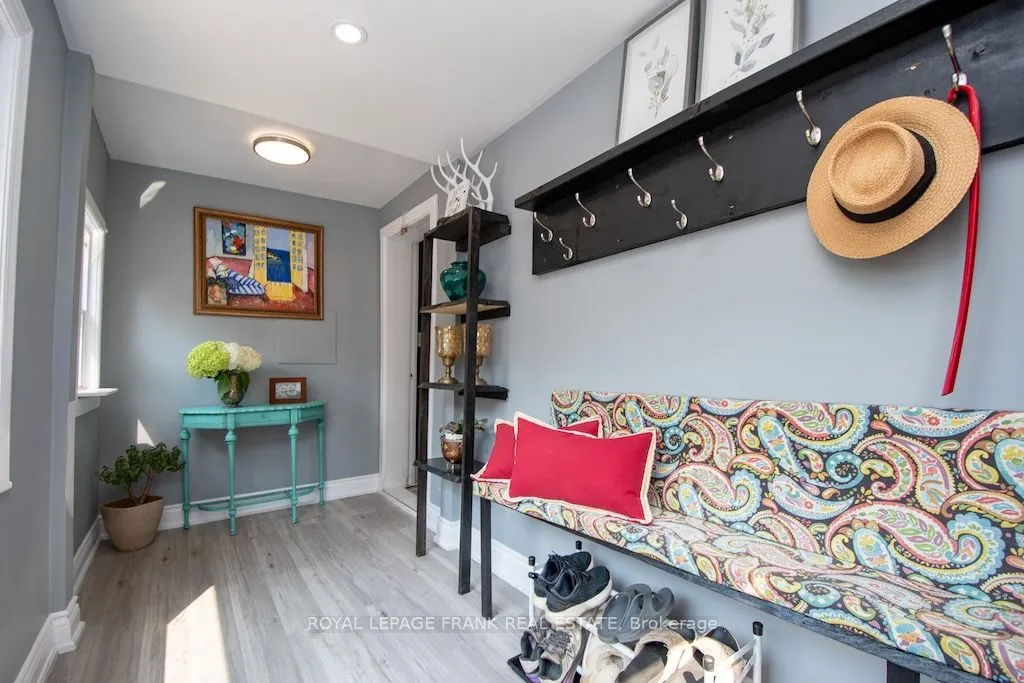 165 St Lawrence Street W
