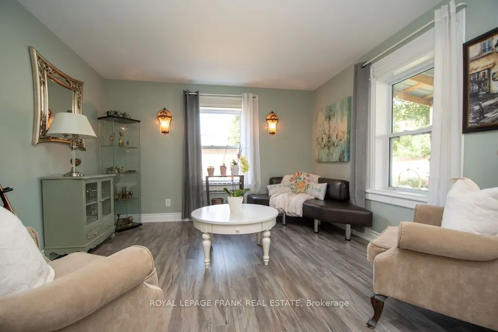 165 St Lawrence Street W