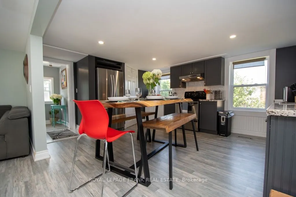 165 St Lawrence Street W