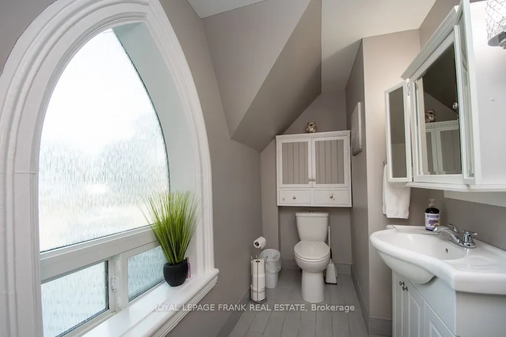 165 St Lawrence Street W