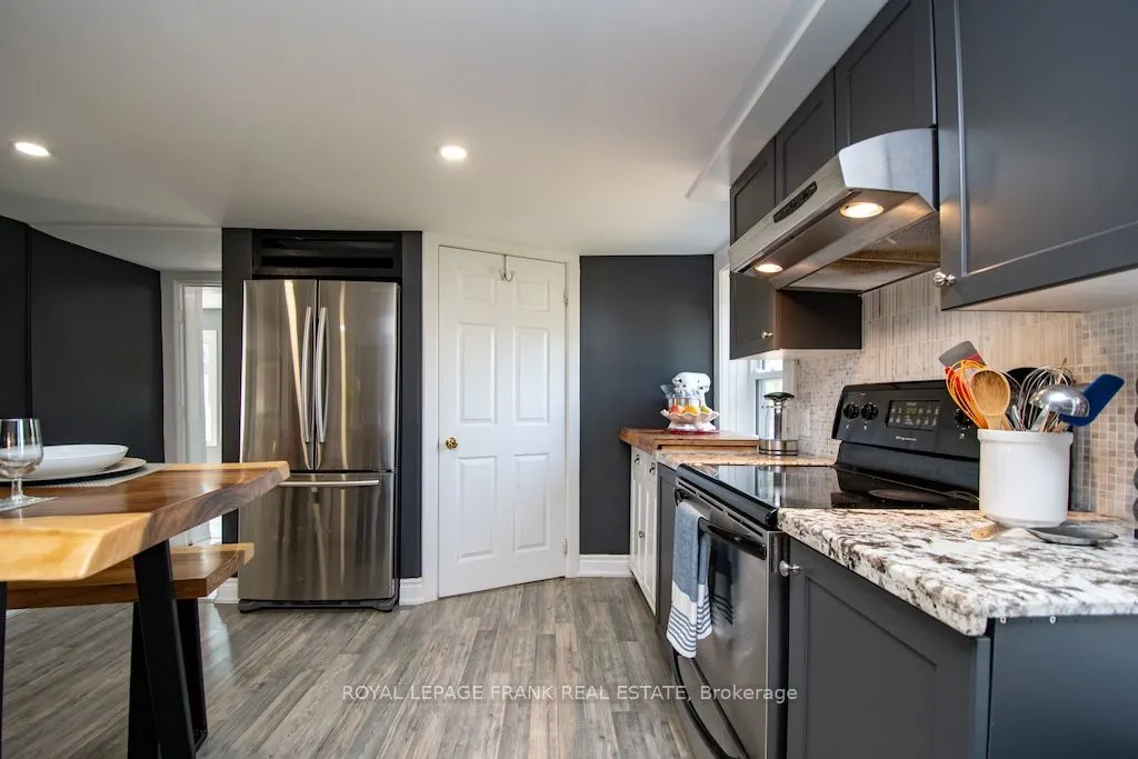 165 St Lawrence Street W
