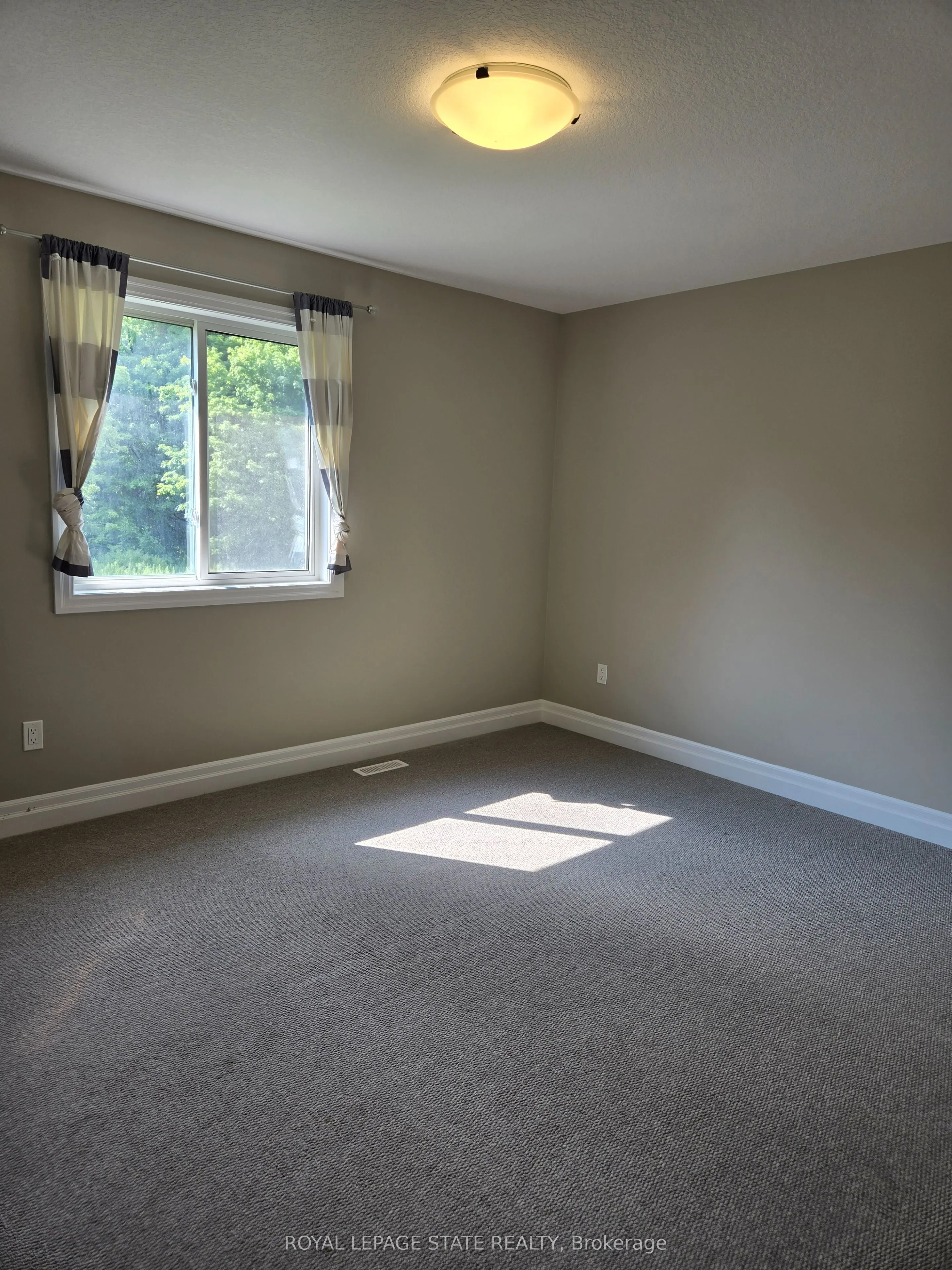15 Dunning Way