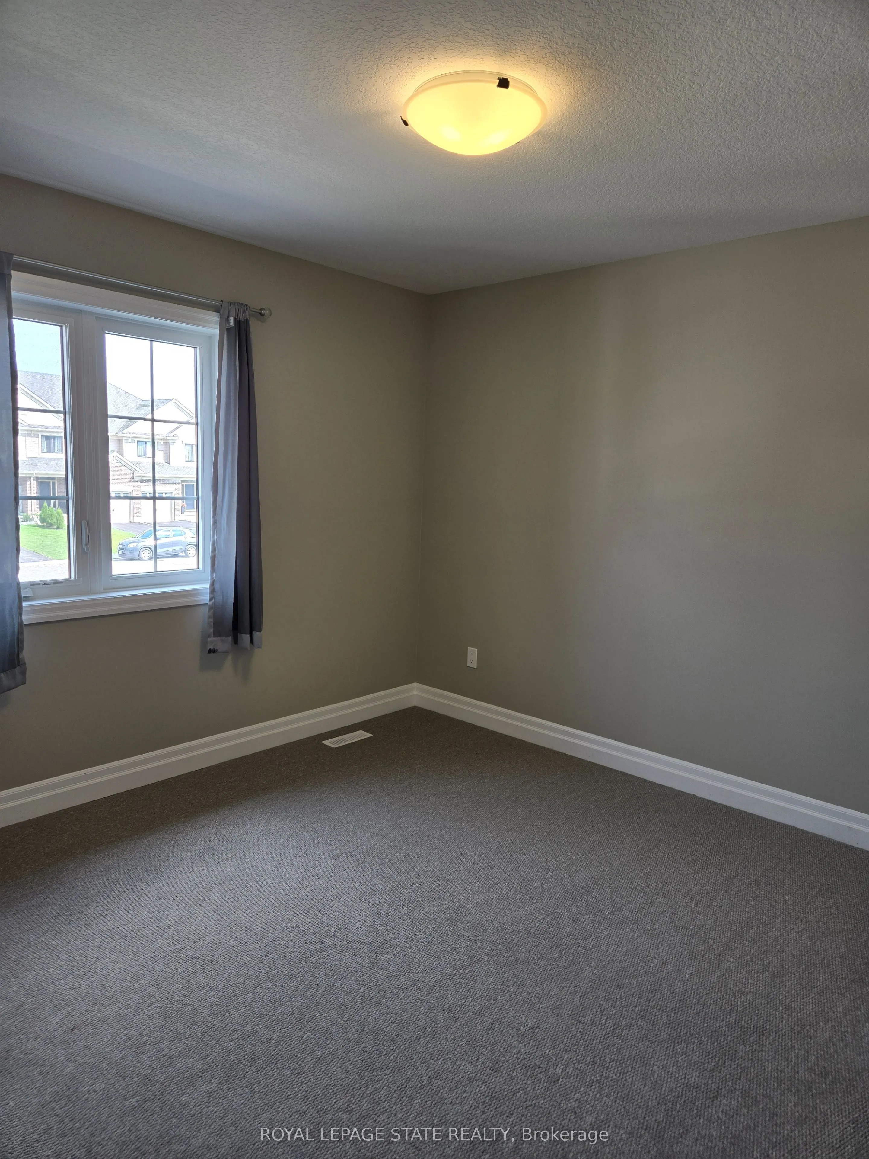 15 Dunning Way