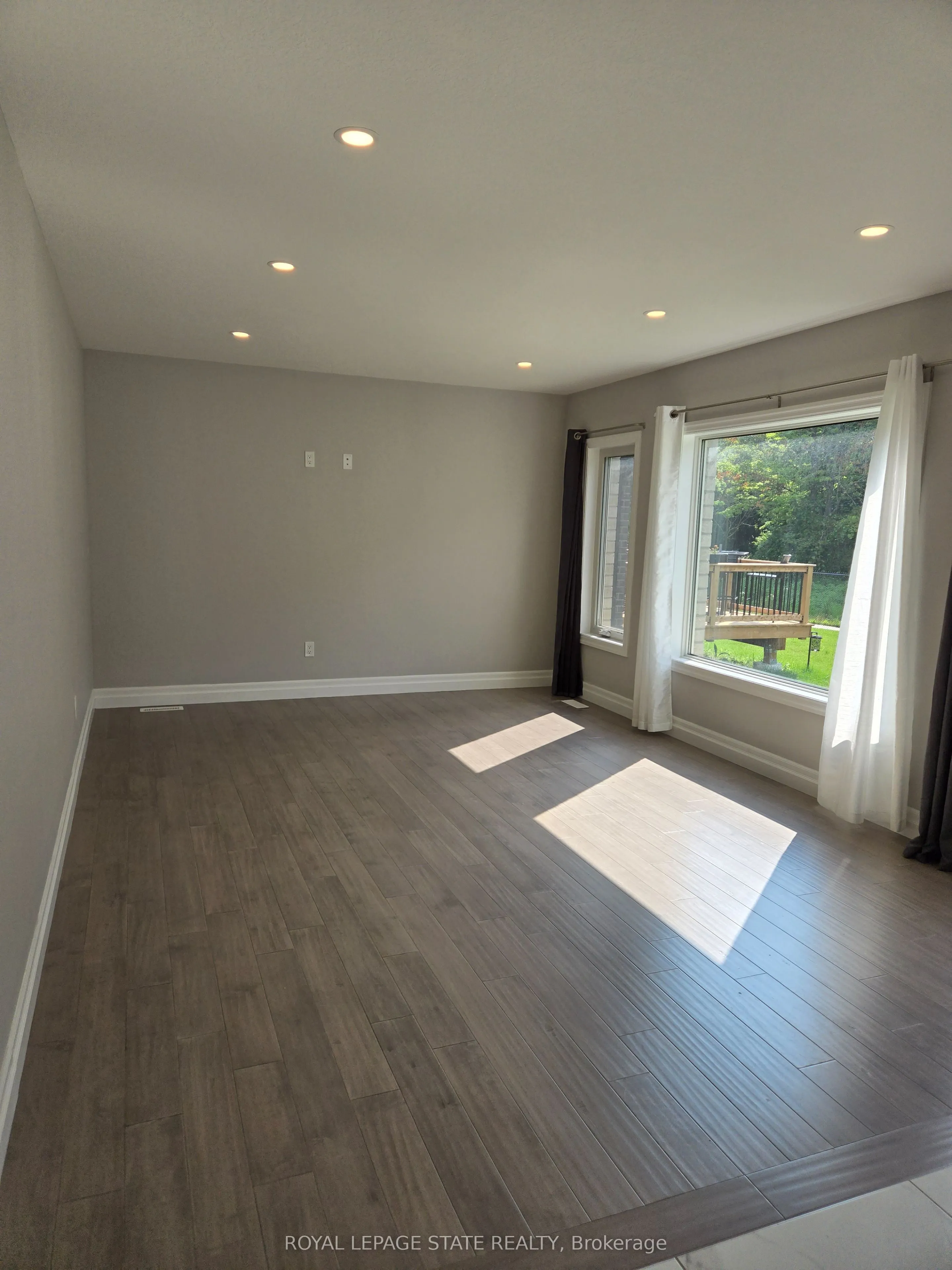 15 Dunning Way