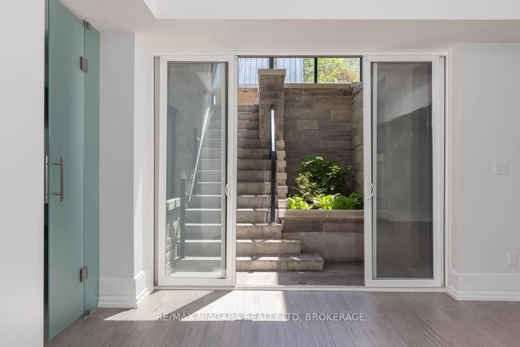 11 Woodbourne Court