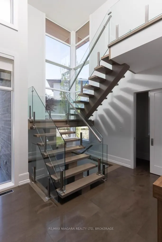 11 Woodbourne Court
