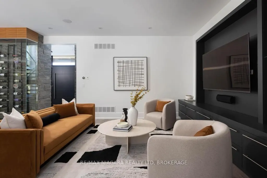 11 Woodbourne Court