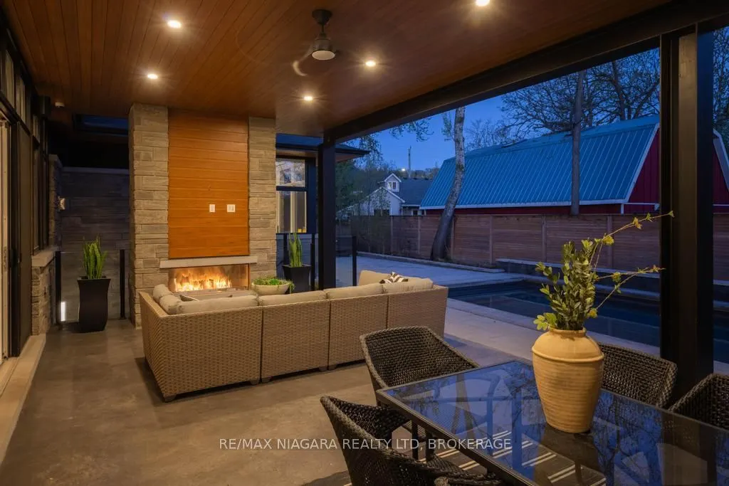 11 Woodbourne Court