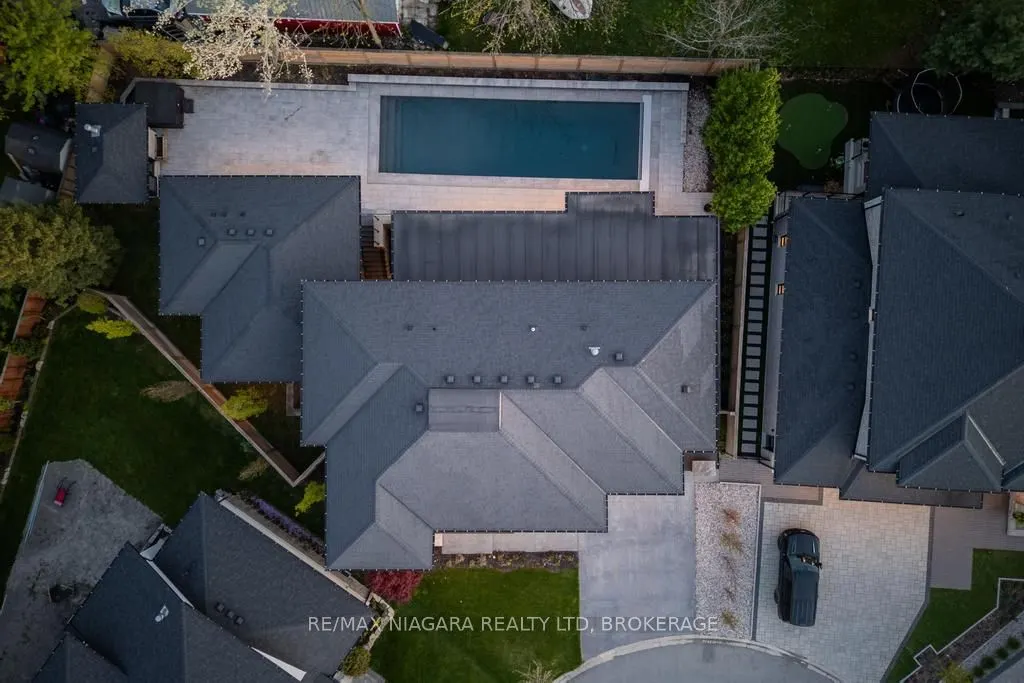 11 Woodbourne Court