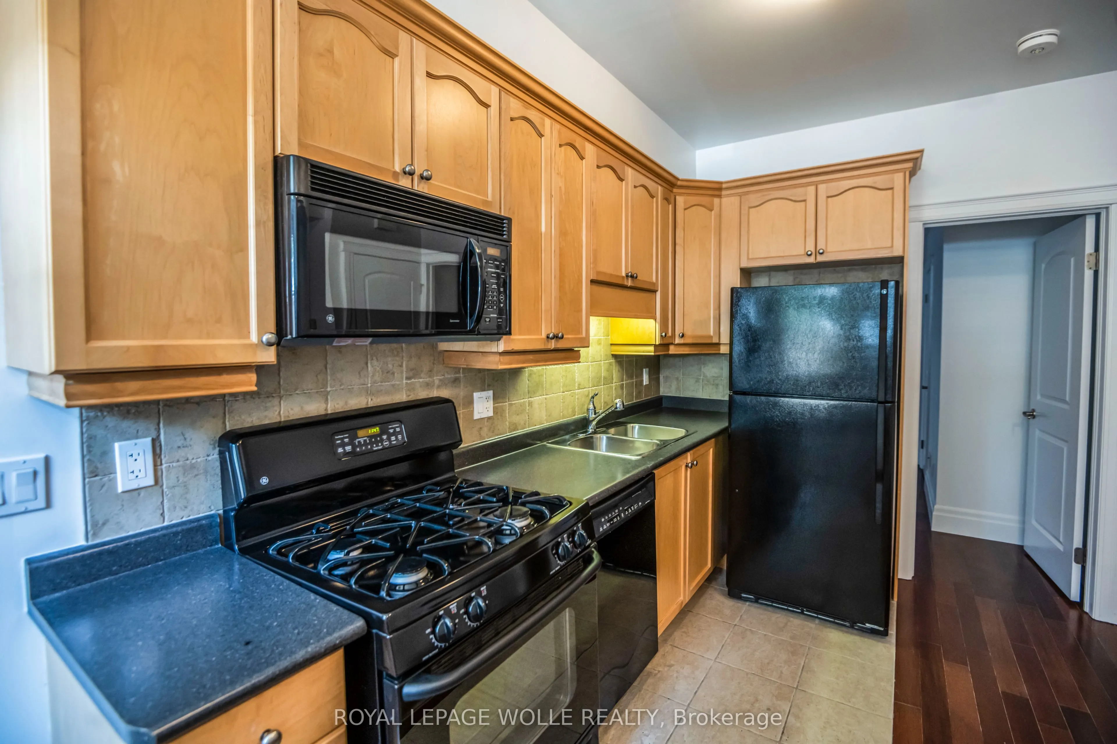 555 King Street E, #109