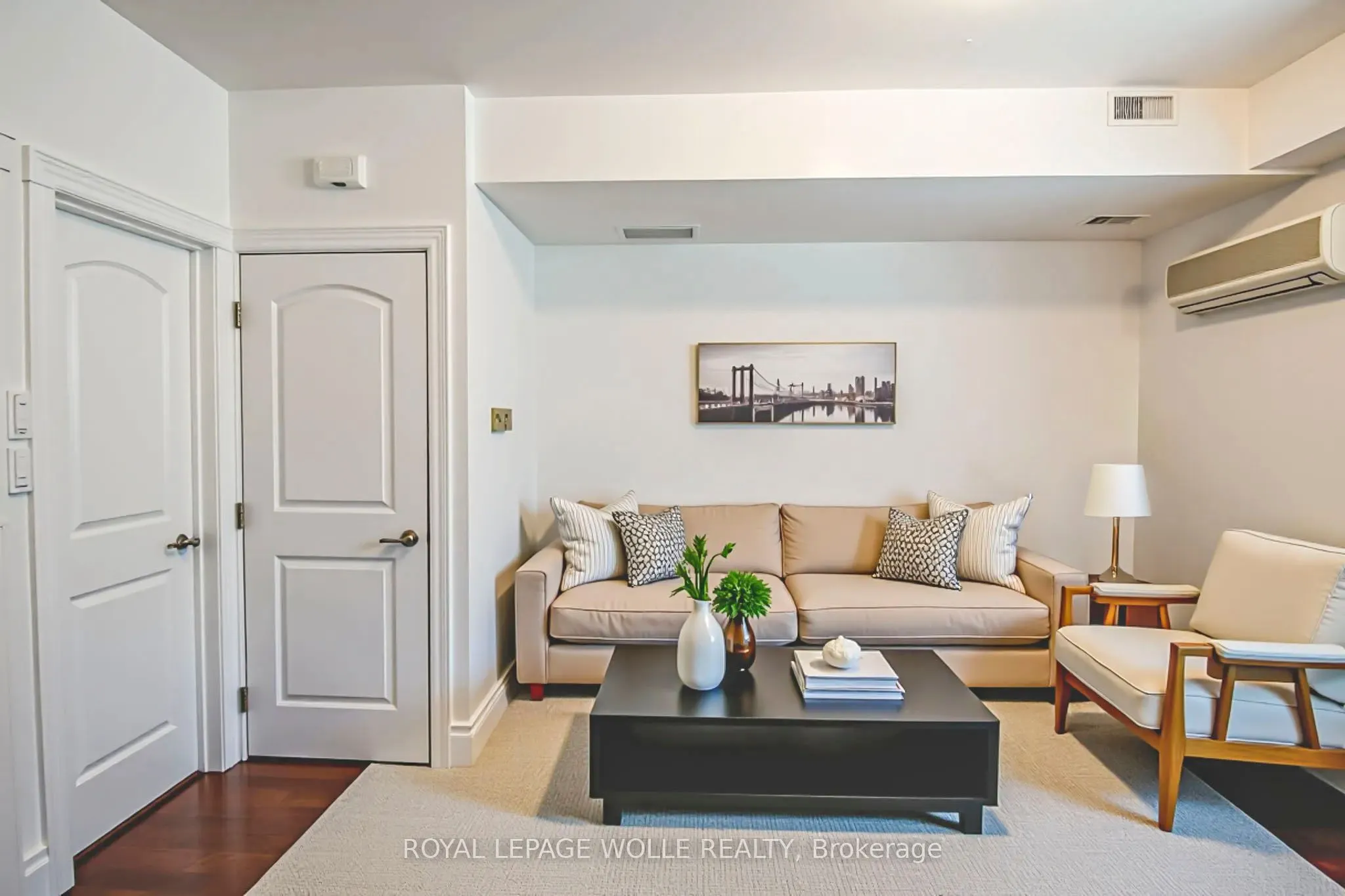 555 King Street E, #109