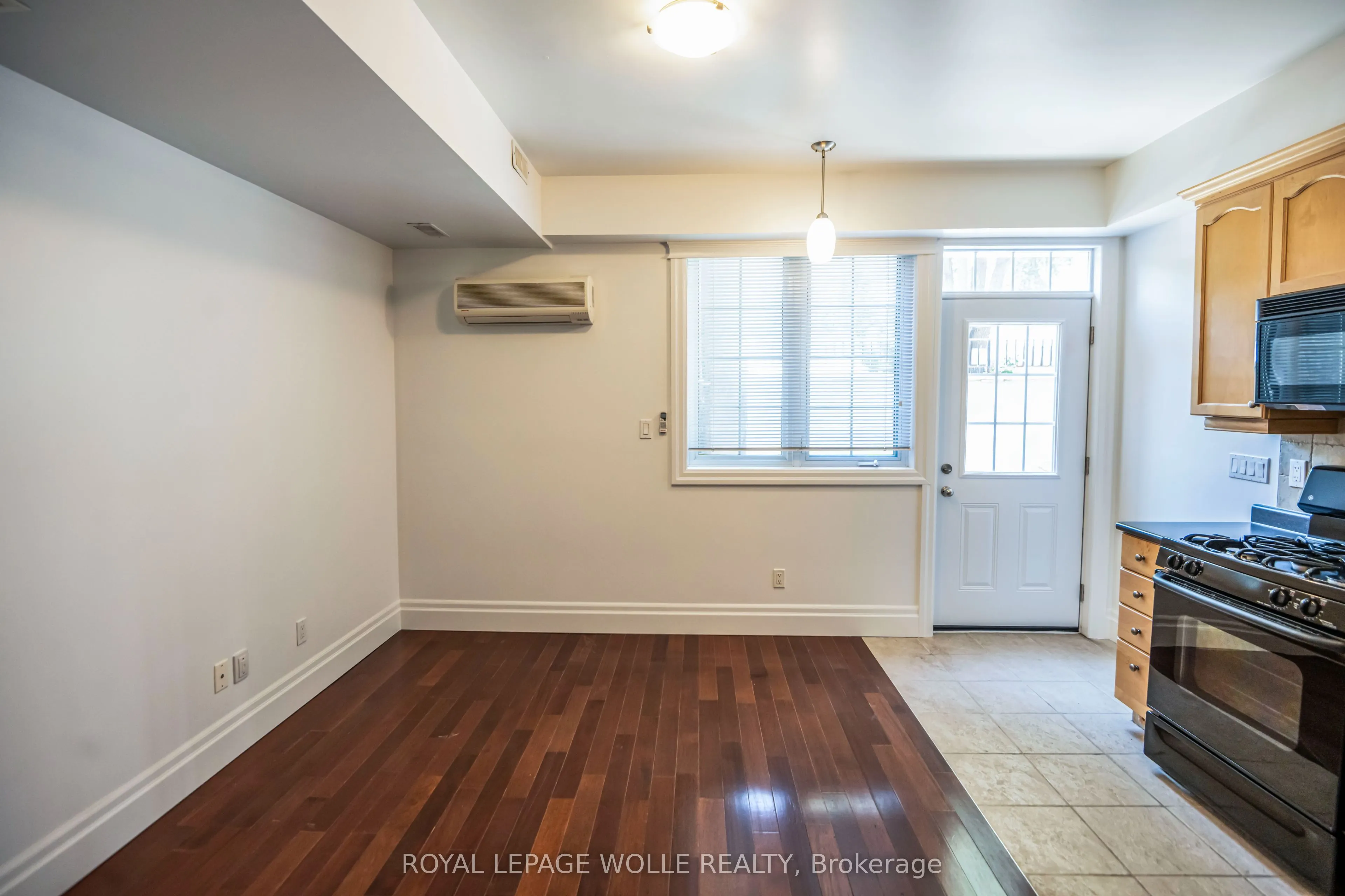 555 King Street E, #109