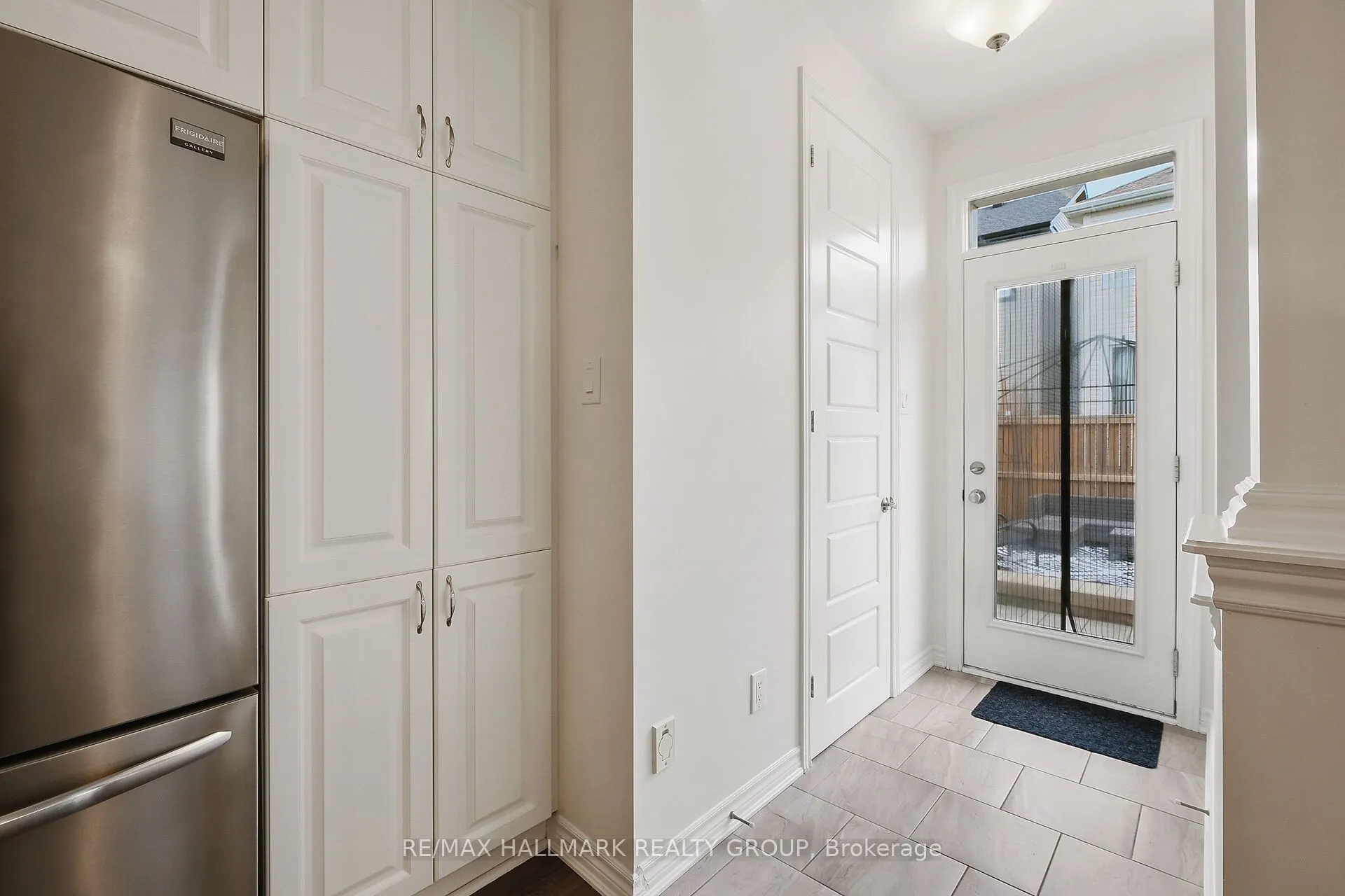995 Shimmerton Circle