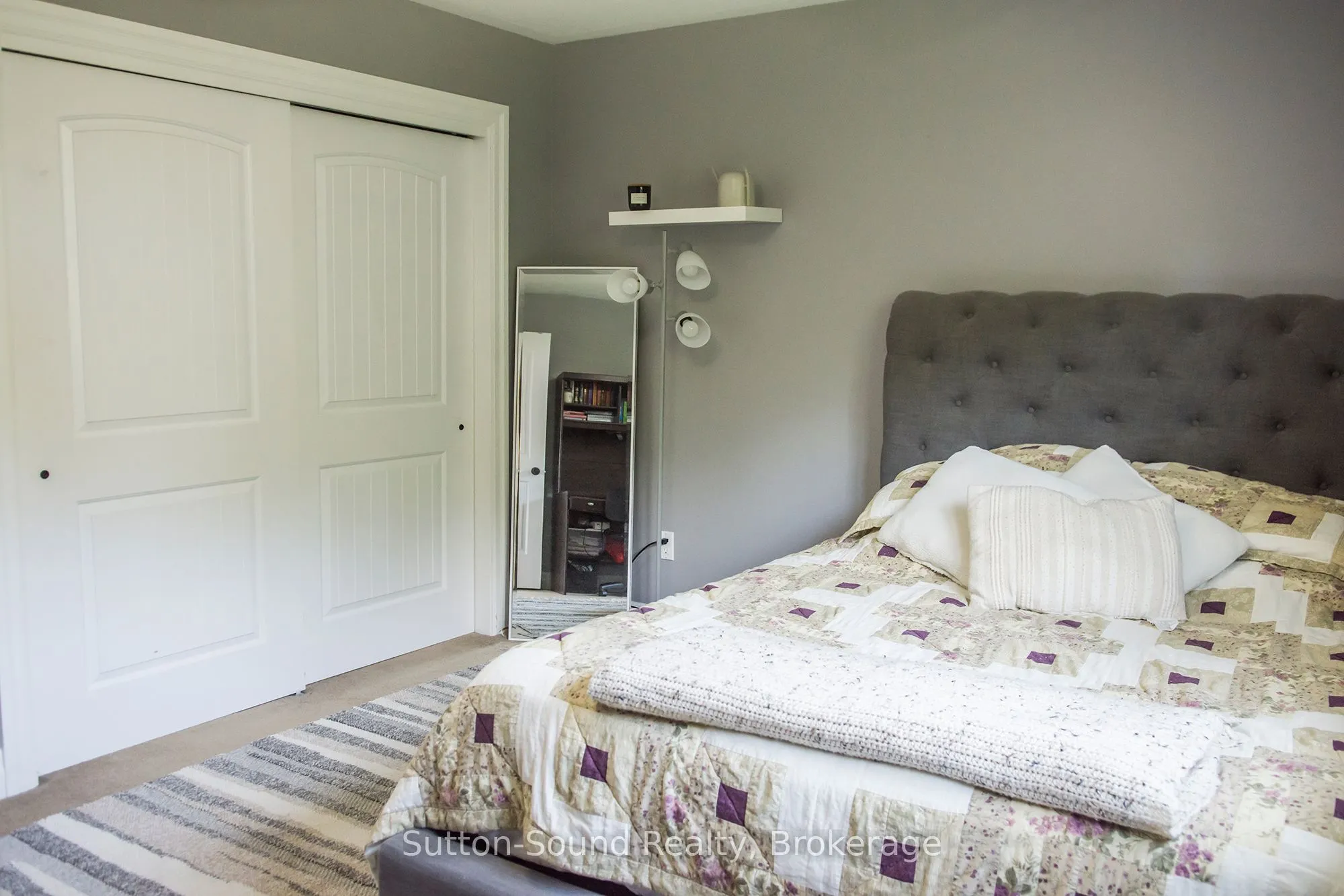802677 Grey 40 Road