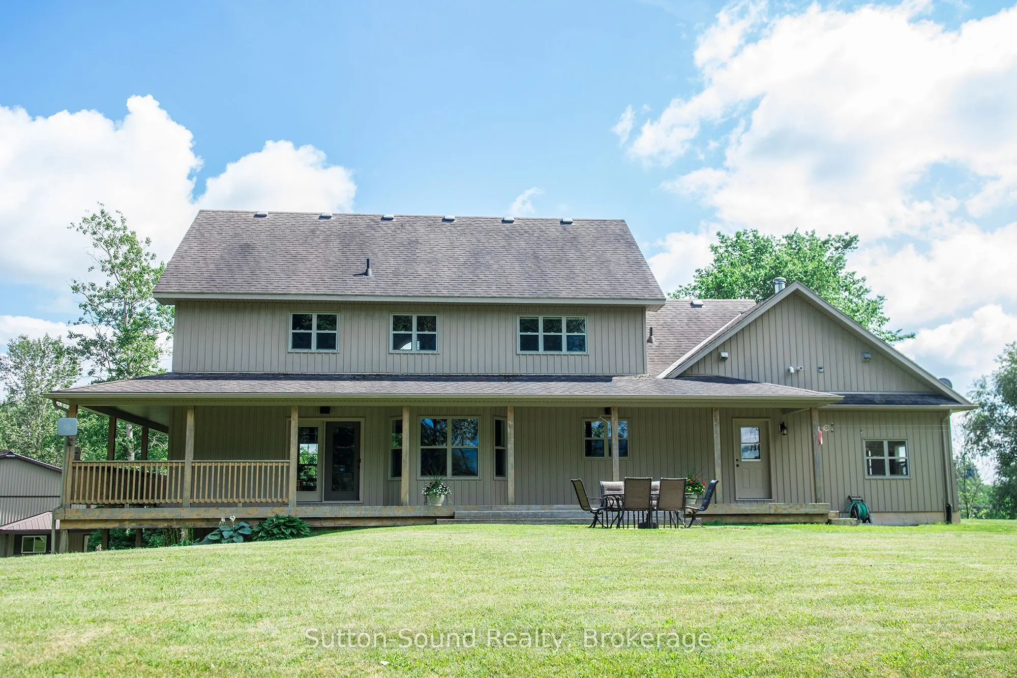 802677 Grey 40 Road