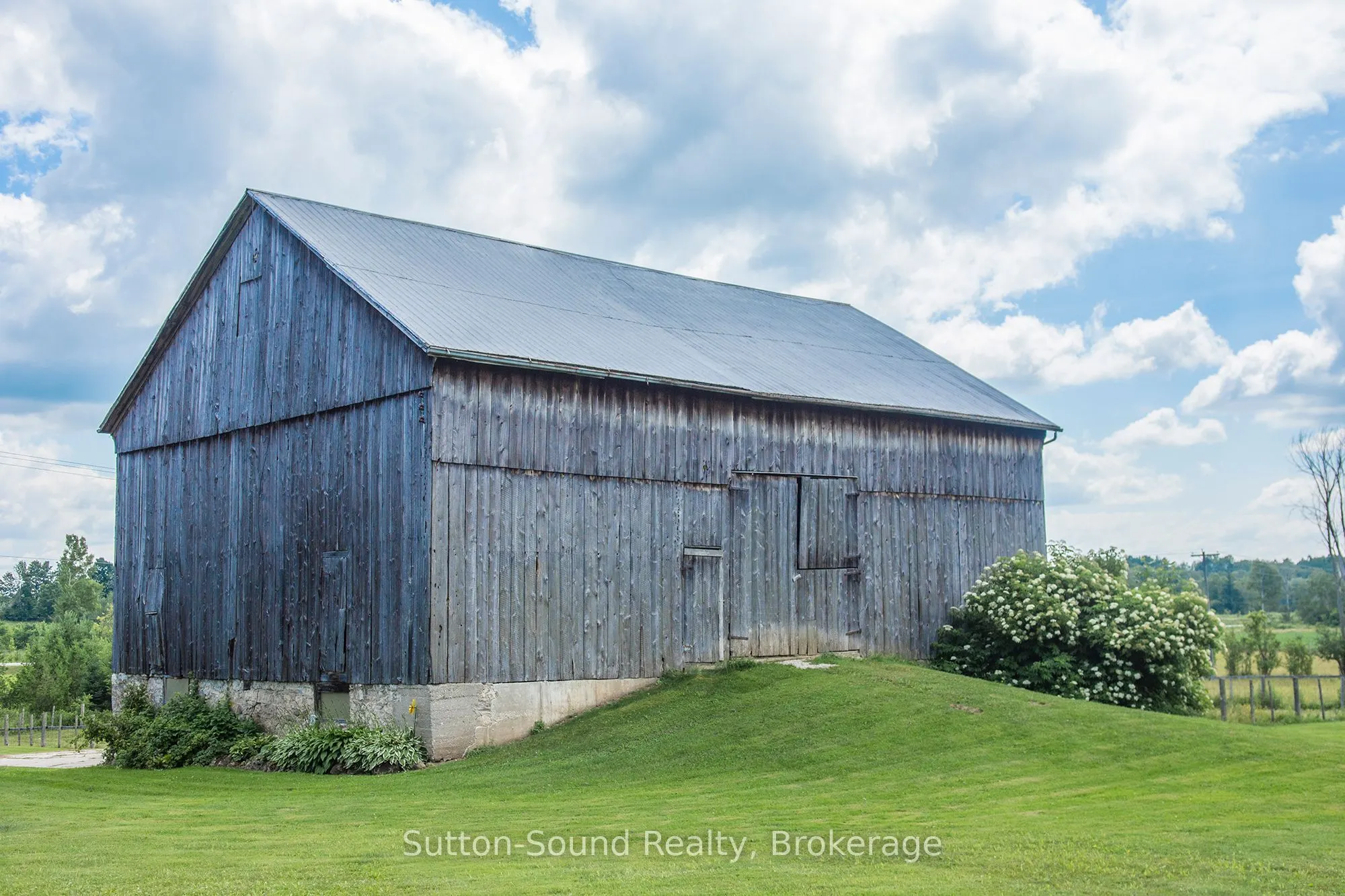 802677 Grey 40 Road